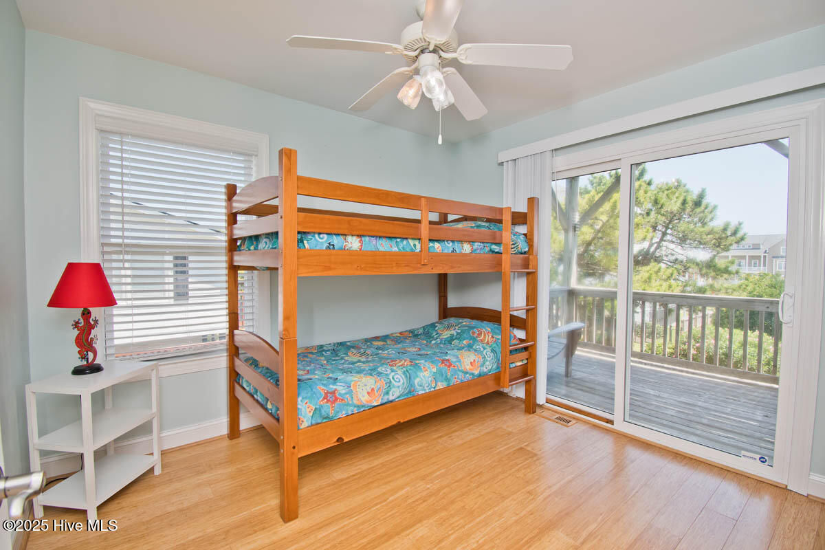 5405 Emerald Drive E Property Photo 31