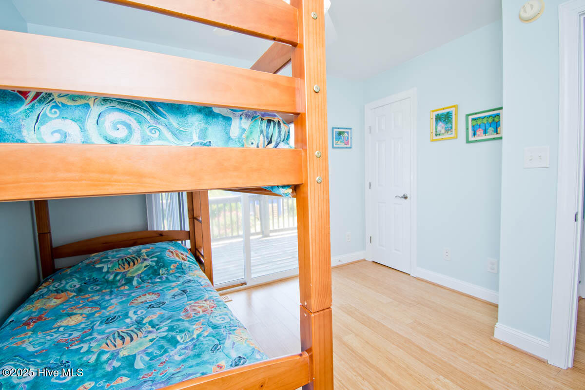 5405 Emerald Drive E Property Photo 32
