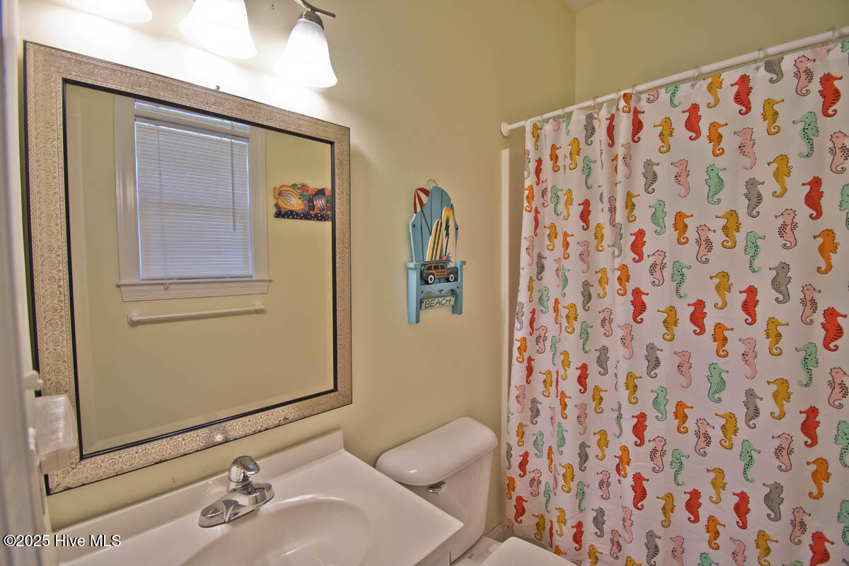 5405 Emerald Drive E Property Photo 44