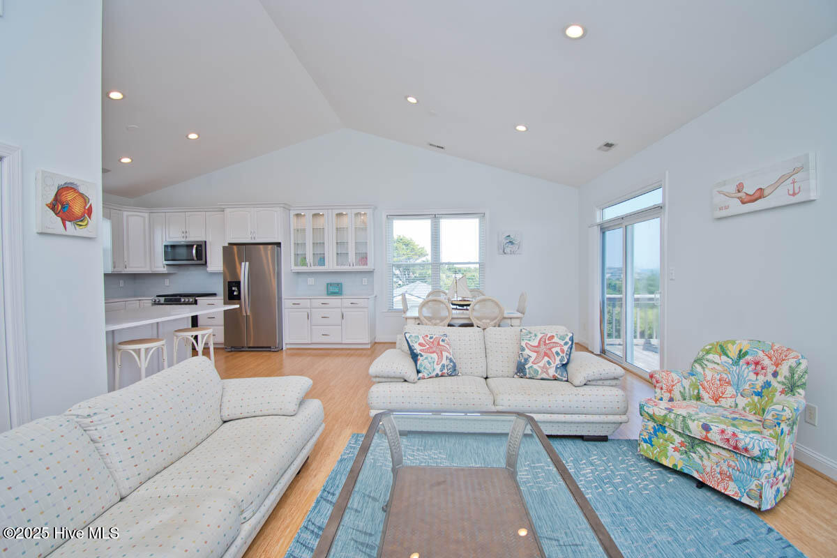 5405 Emerald Drive E Property Photo 50