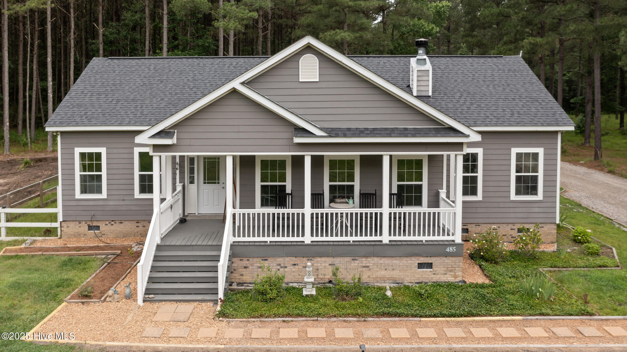 485 Batts Island Road Property Photo 1