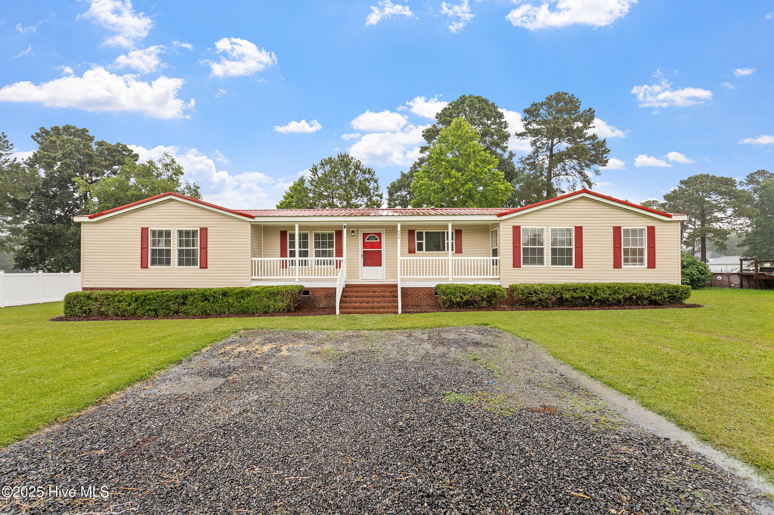 602 Autumn Winds Drive Property Photo 1