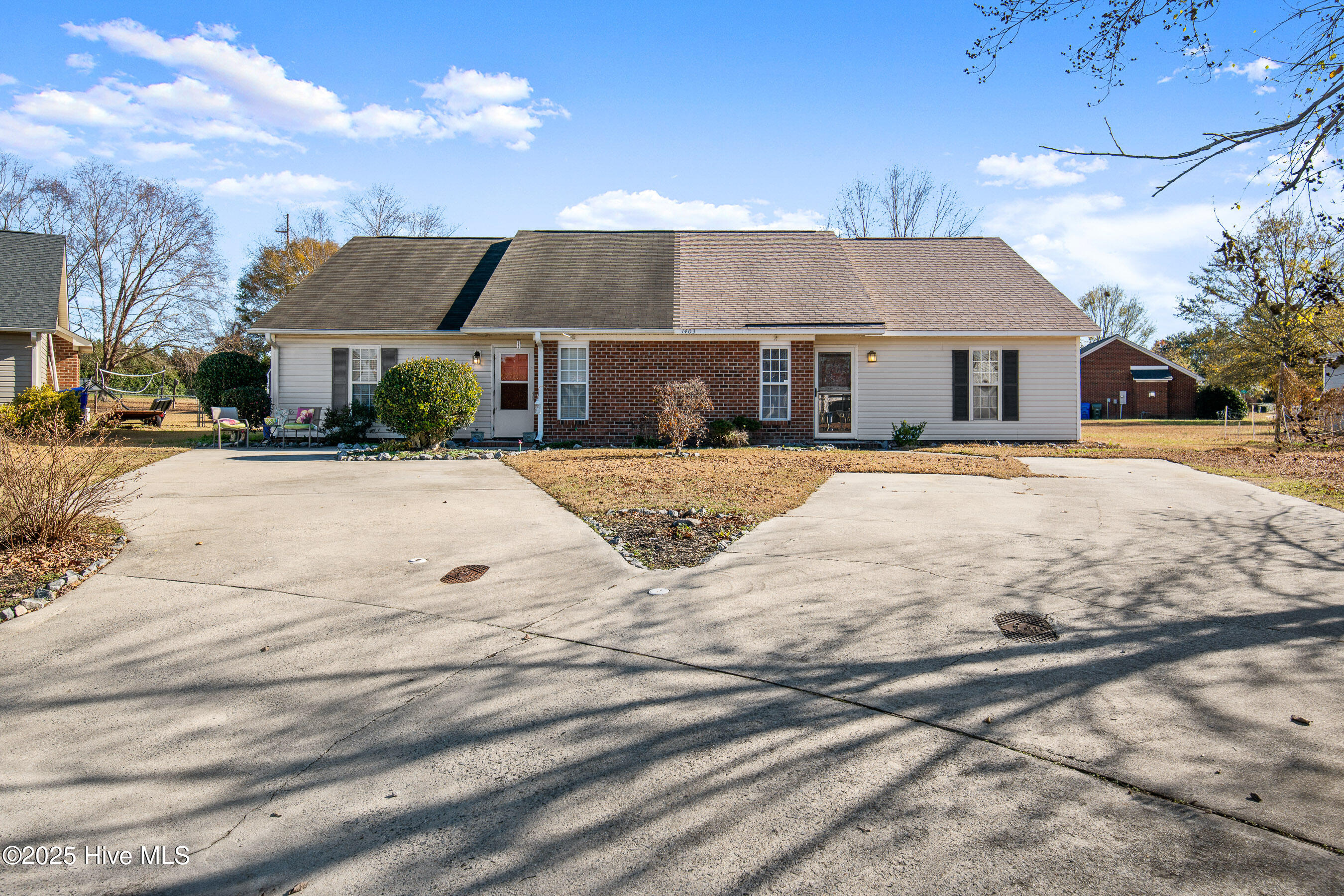 1403 Victorious Place B Property Photo 1