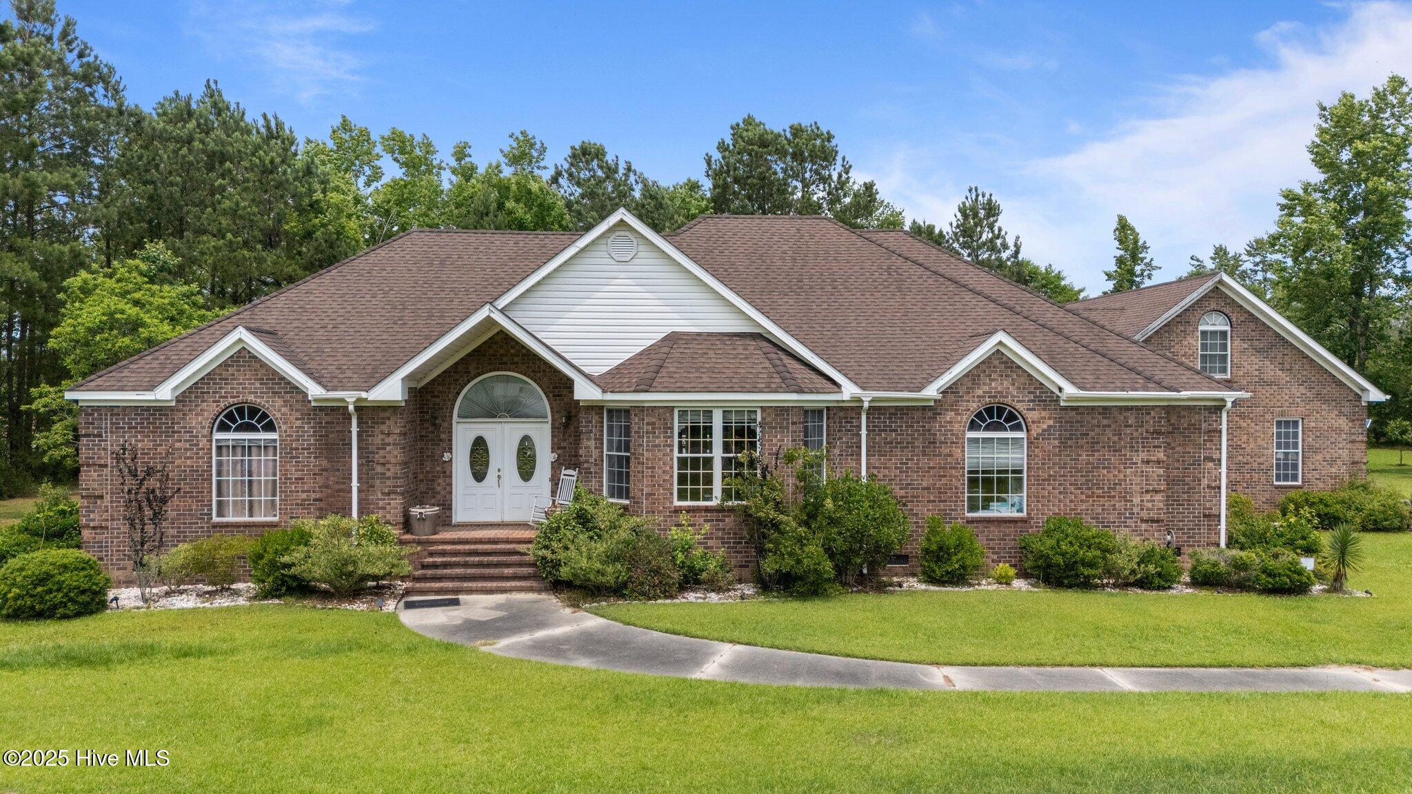 20470 Seven Creeks Highway Property Photo 1