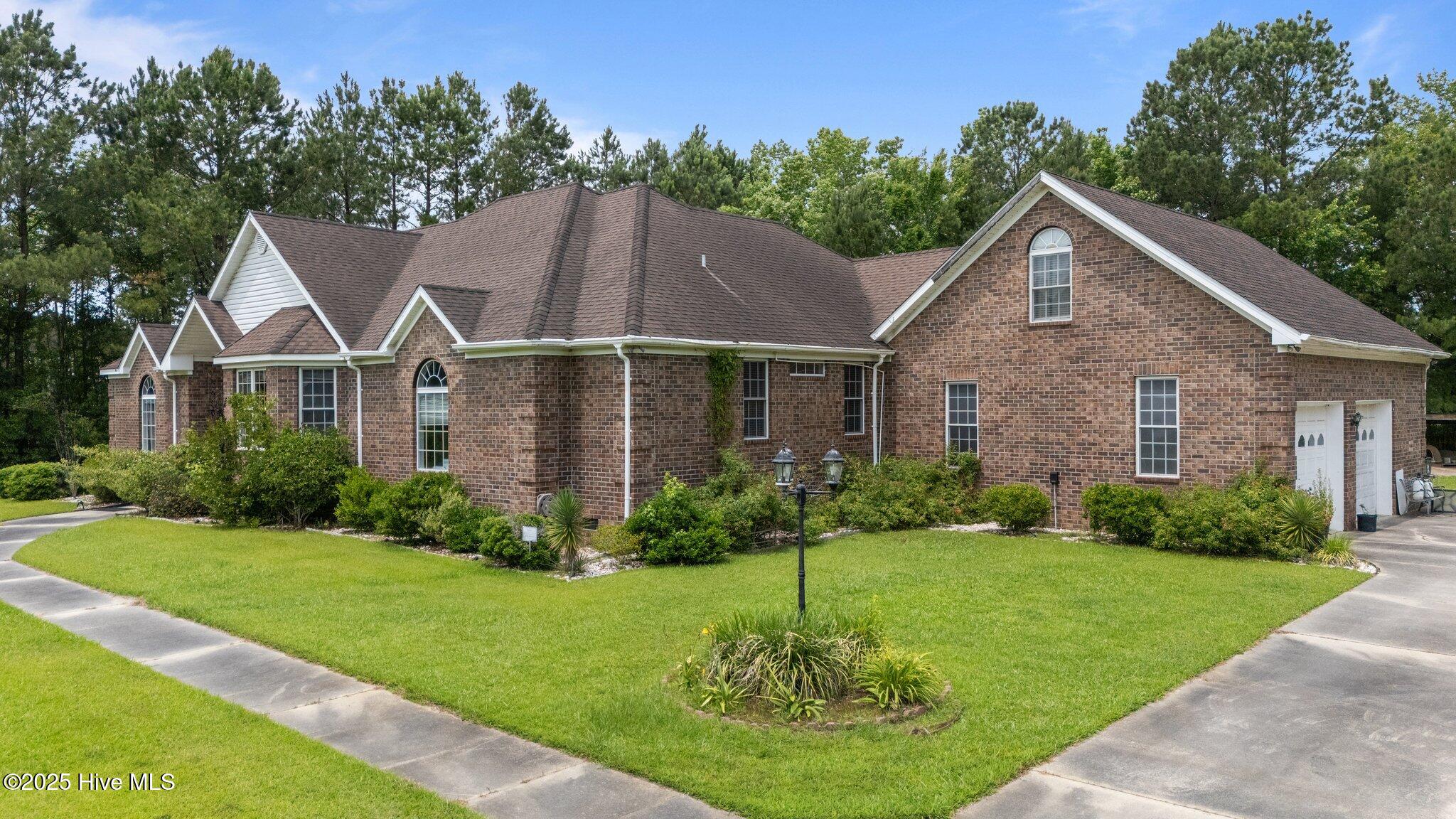 20470 Seven Creeks Highway Property Photo 3