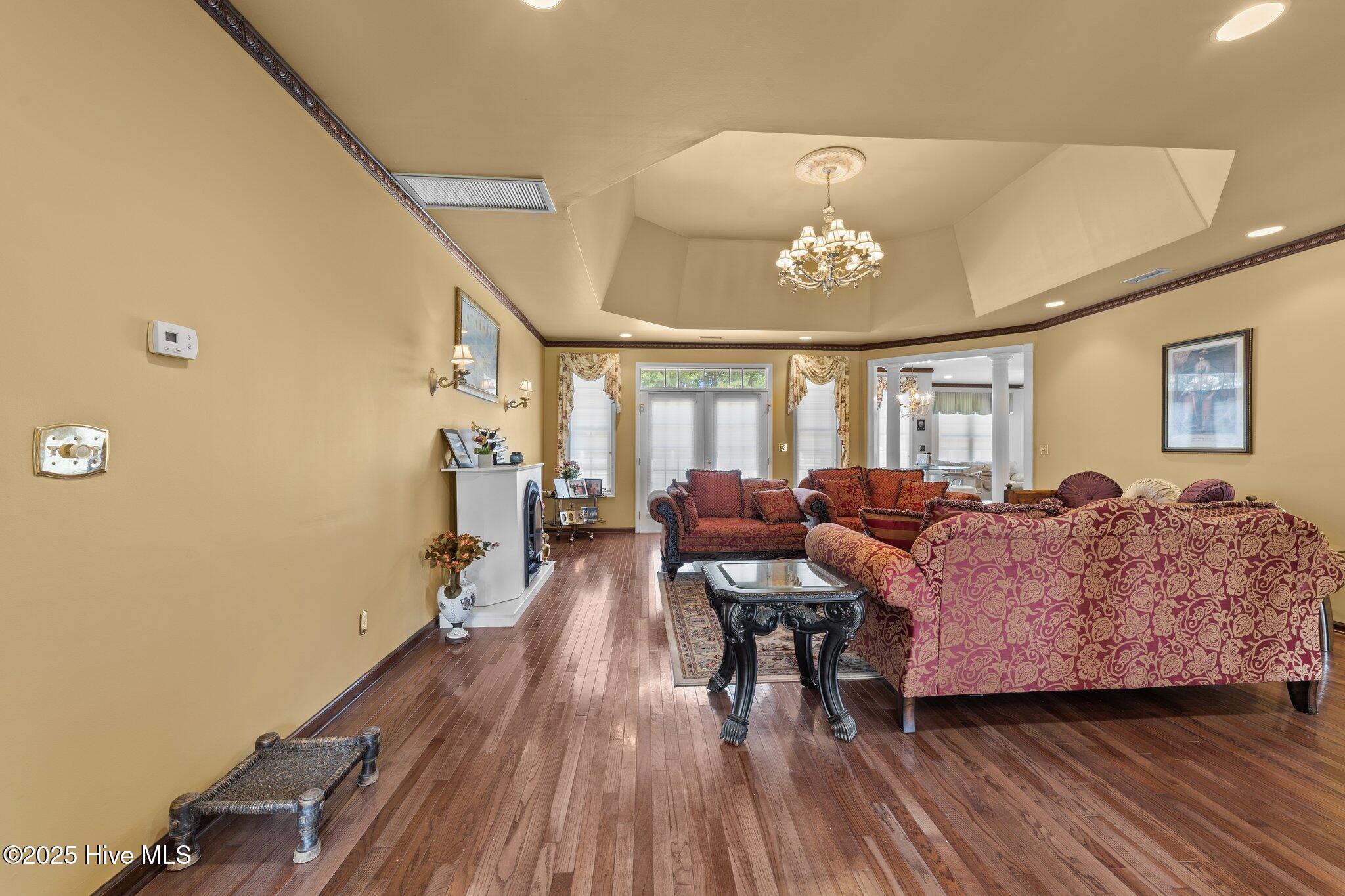 20470 Seven Creeks Highway Property Photo 5