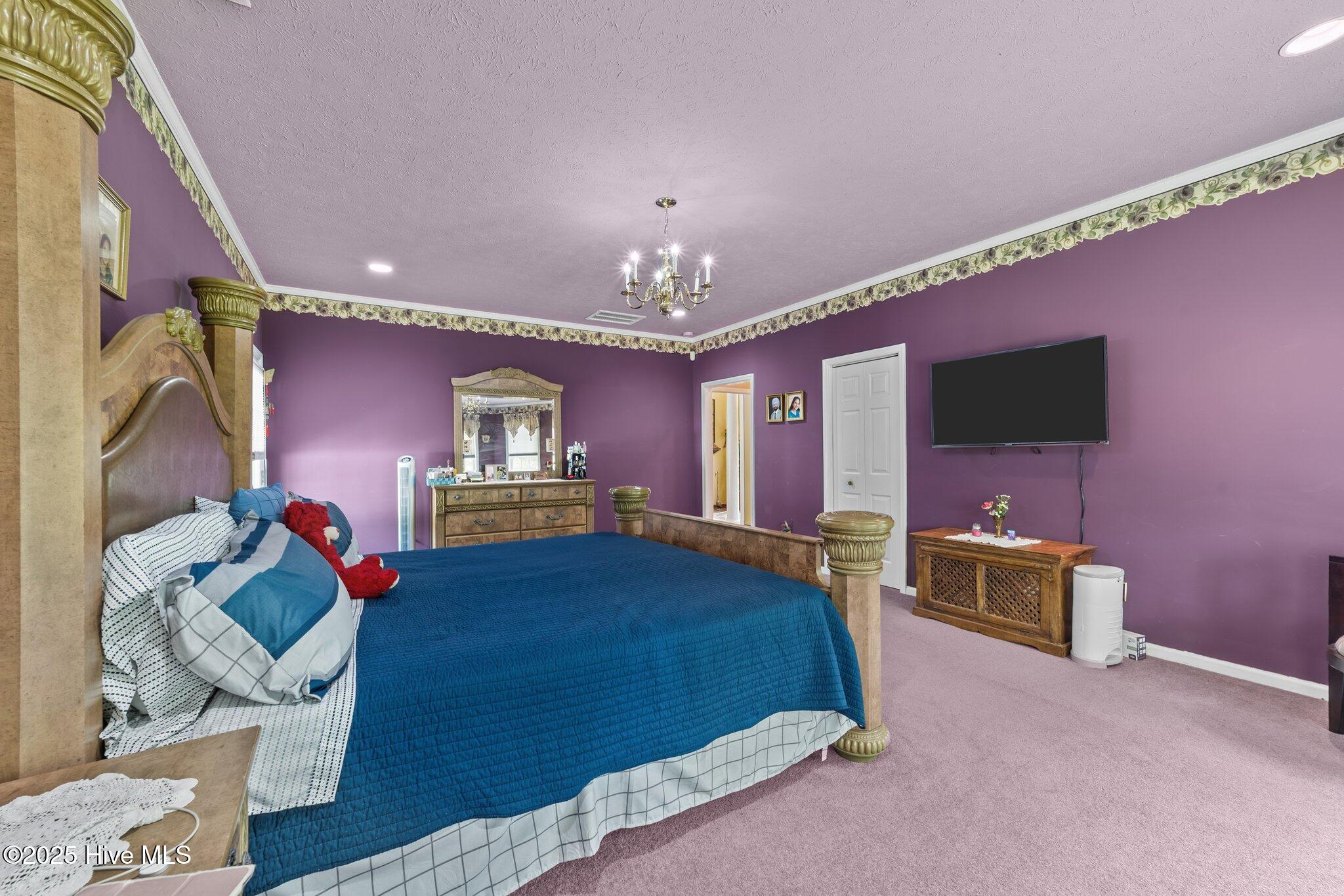 20470 Seven Creeks Highway Property Photo 11