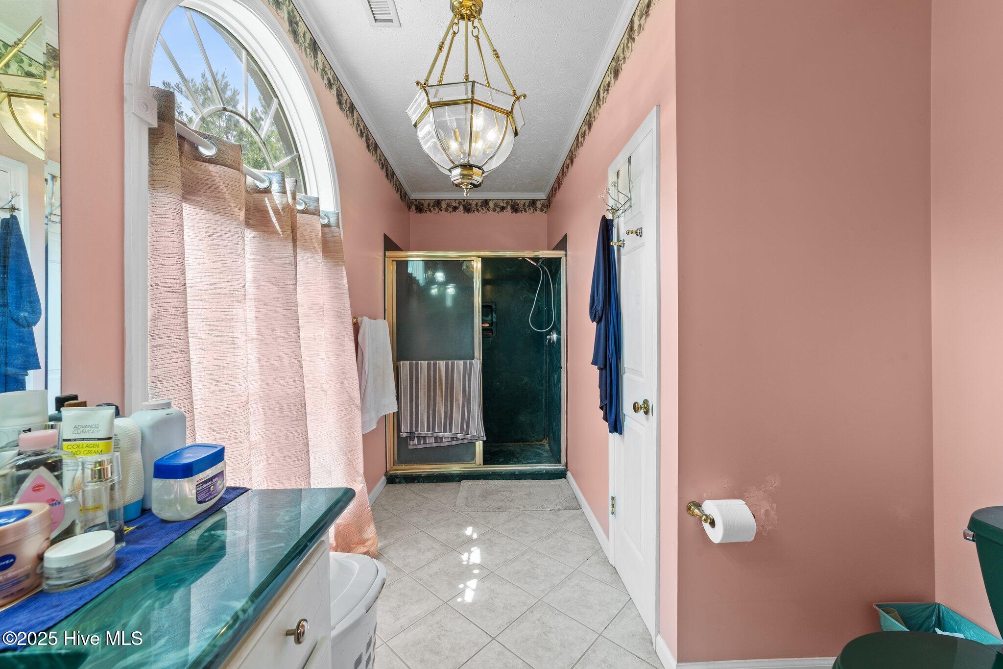 20470 Seven Creeks Highway Property Photo 14