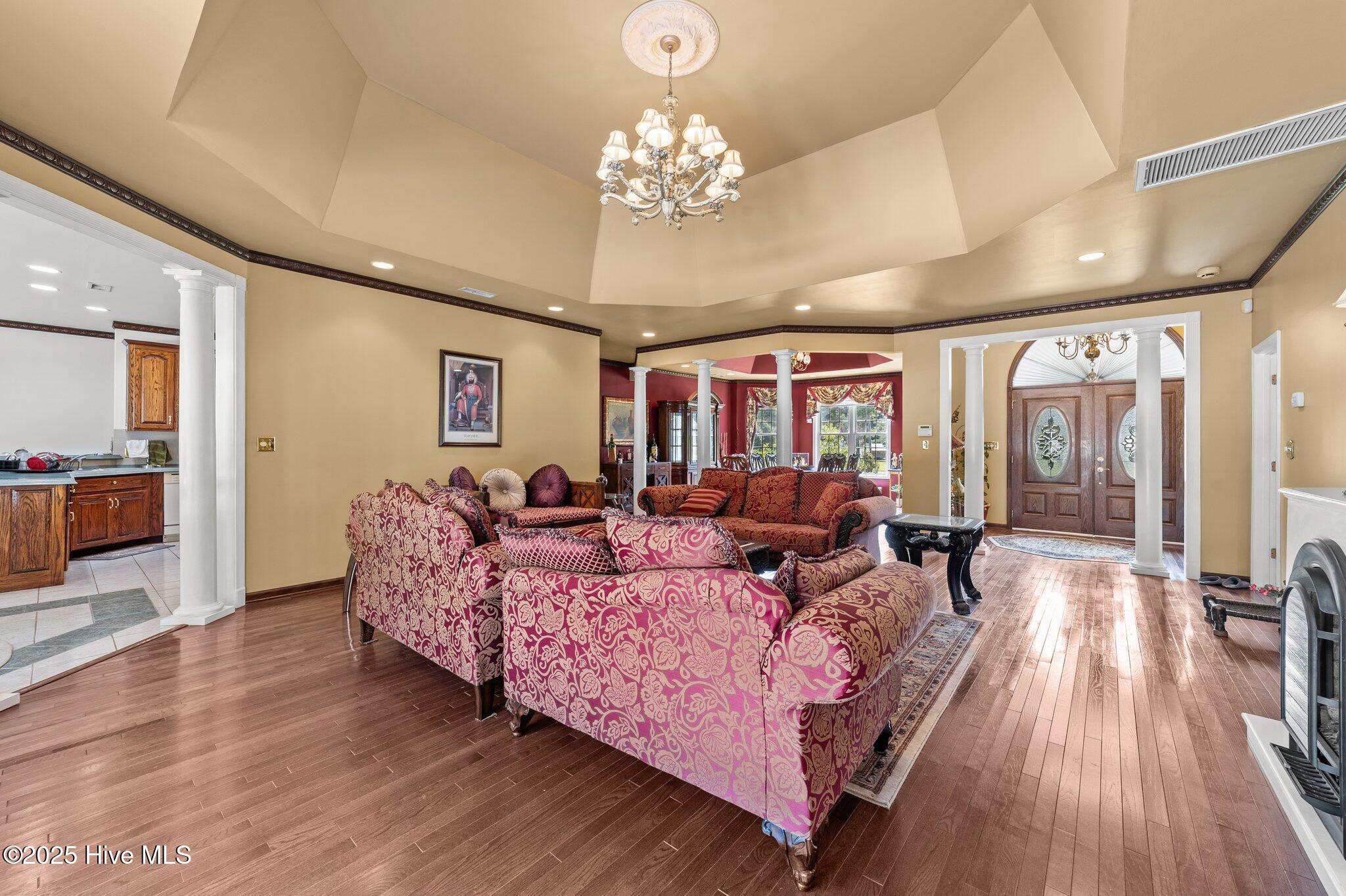 20470 Seven Creeks Highway Property Photo 15