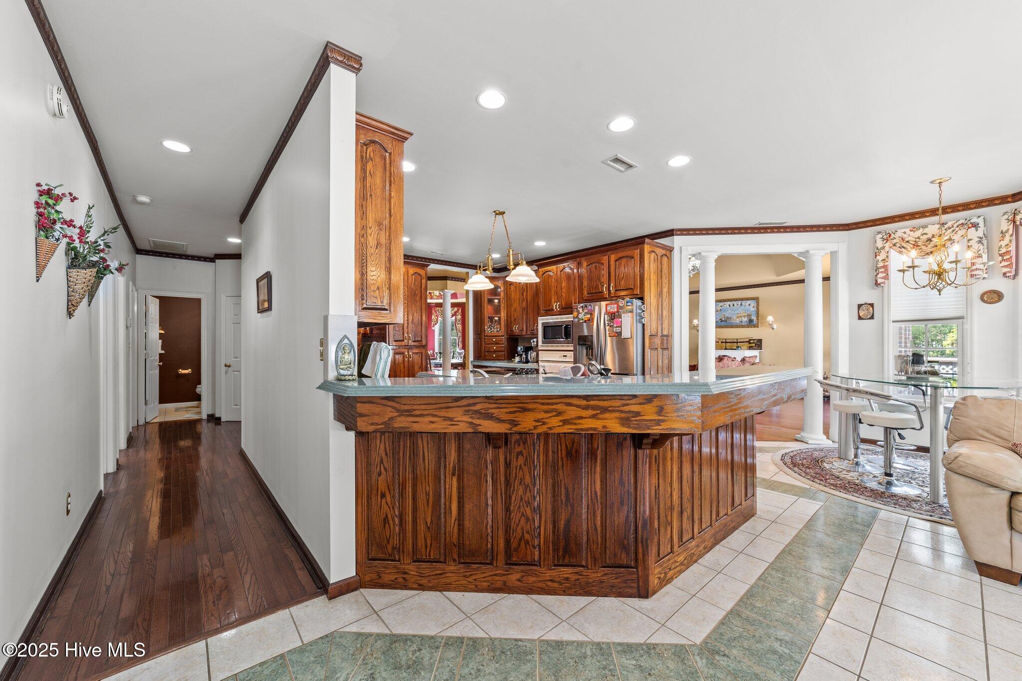 20470 Seven Creeks Highway Property Photo 19