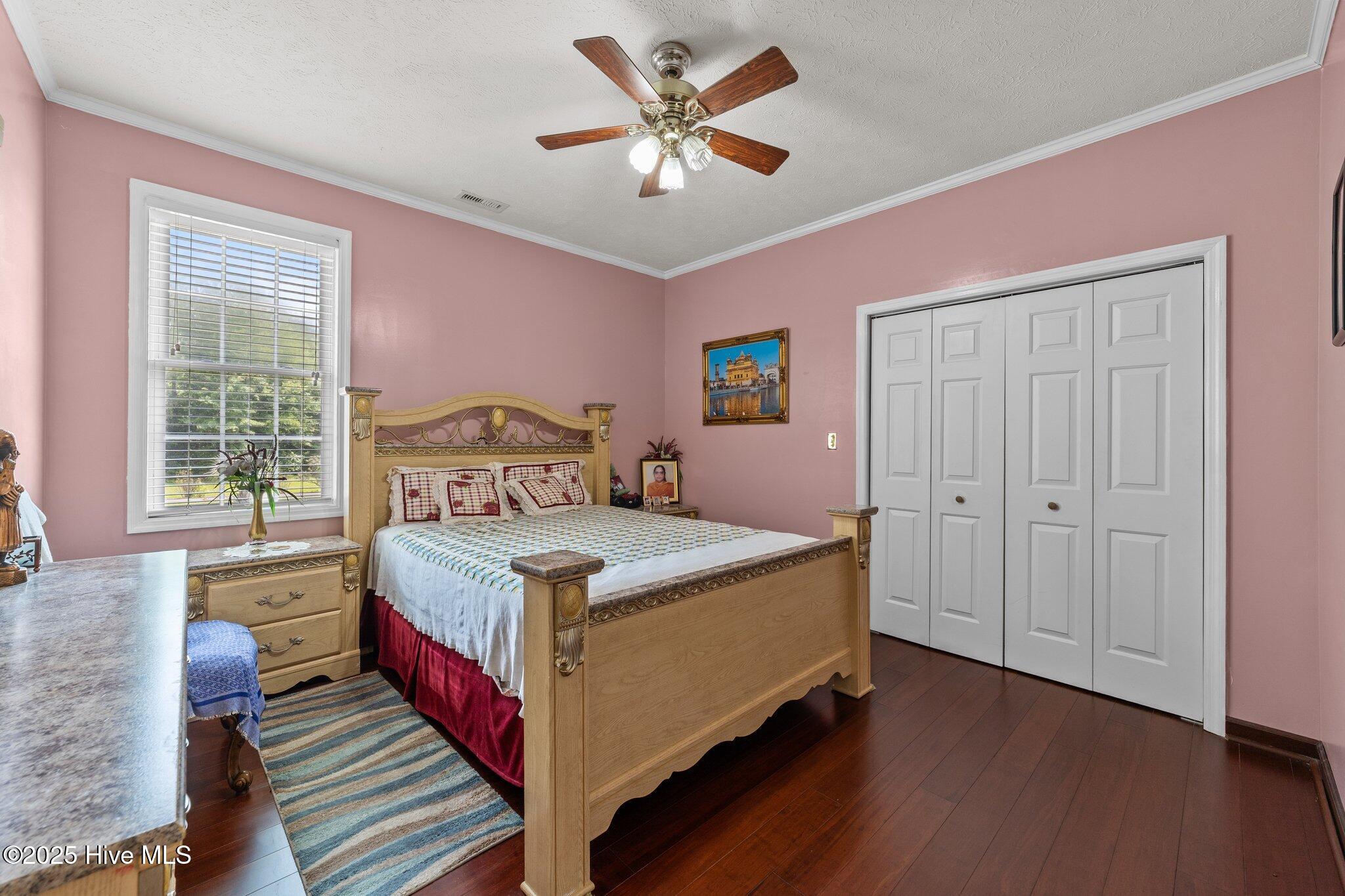 20470 Seven Creeks Highway Property Photo 27