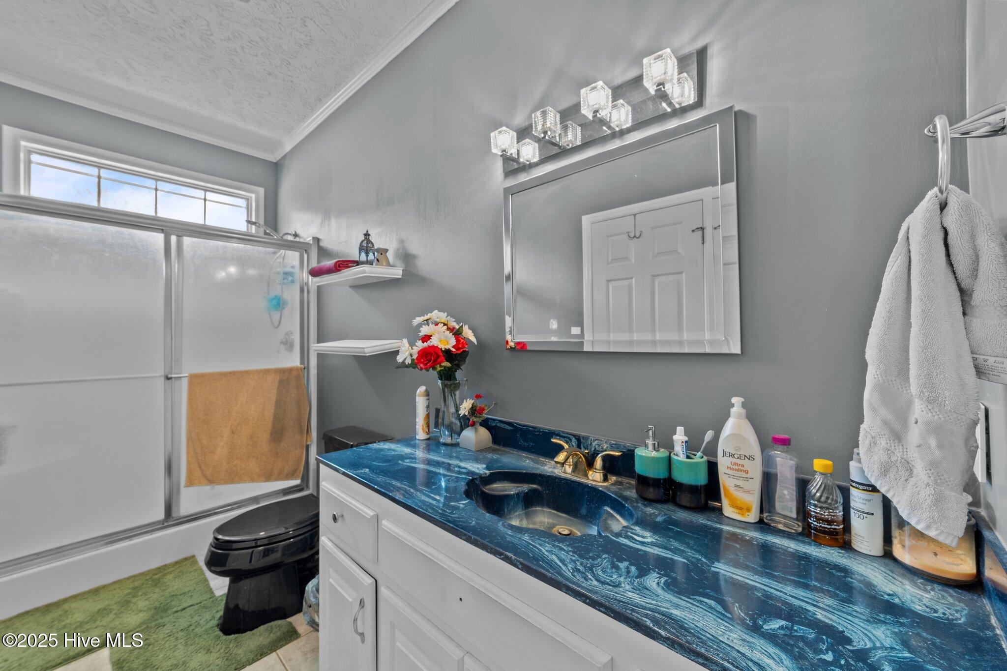 20470 Seven Creeks Highway Property Photo 29