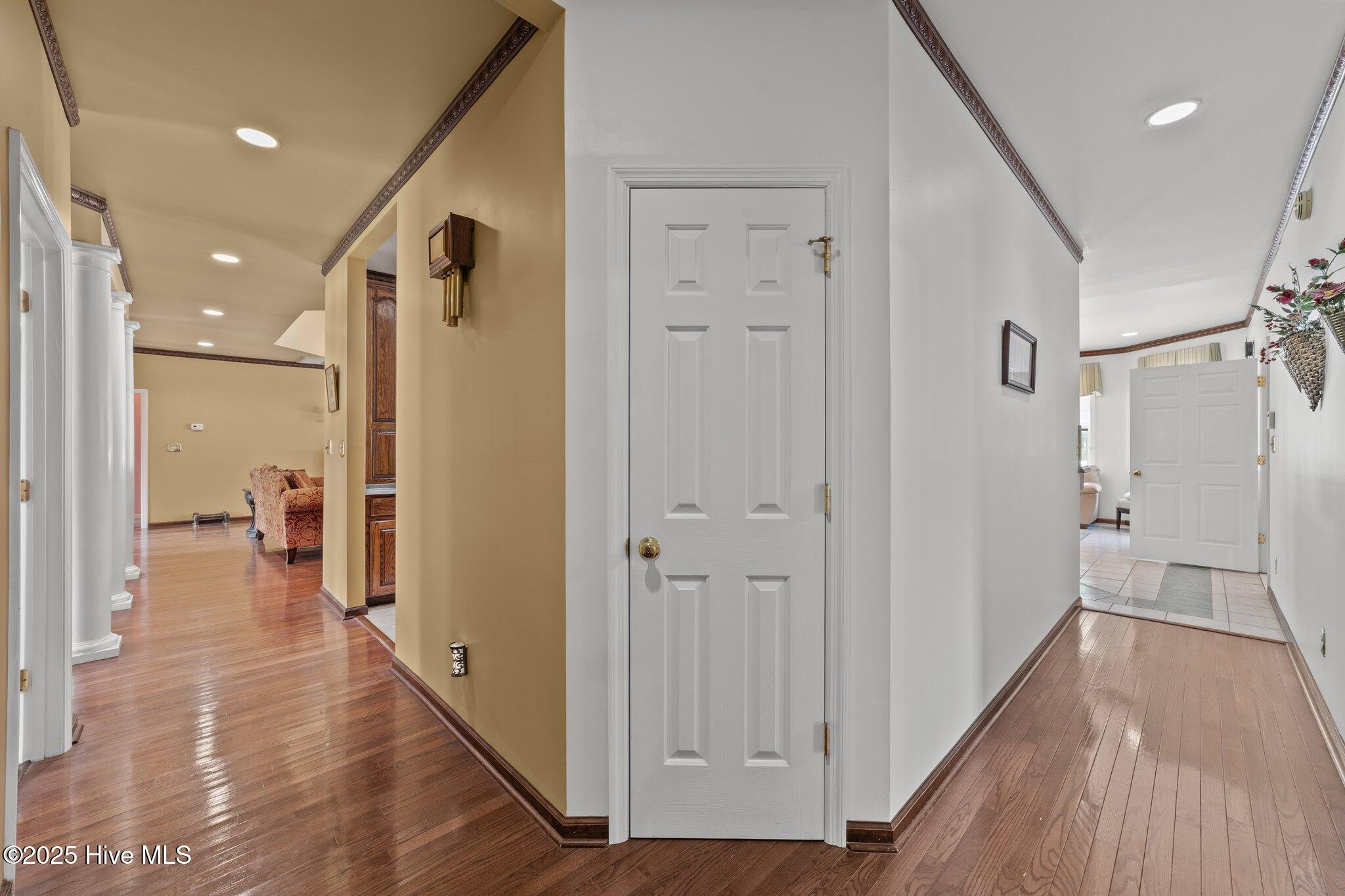 20470 Seven Creeks Highway Property Photo 32