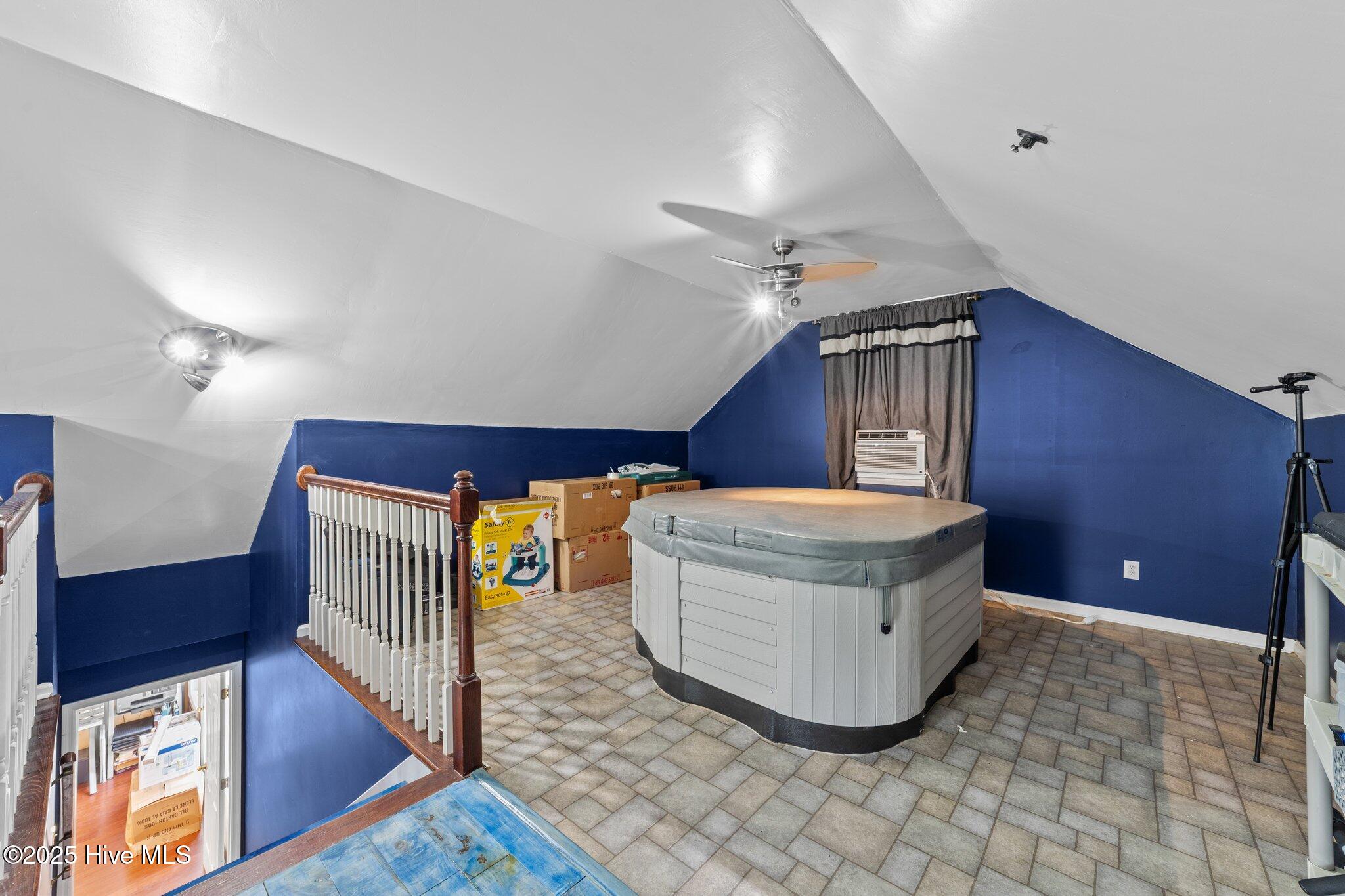 20470 Seven Creeks Highway Property Photo 35