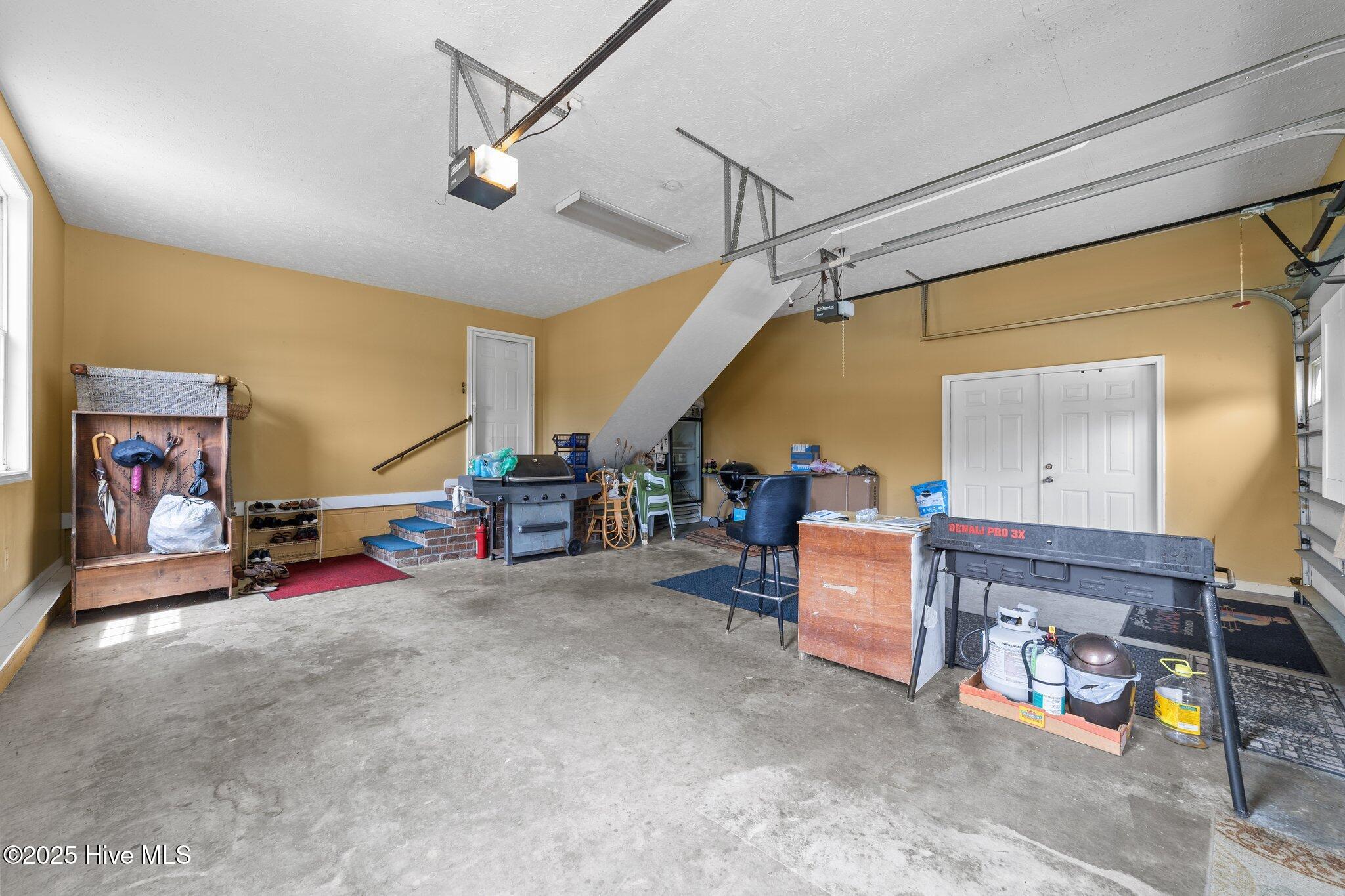 20470 Seven Creeks Highway Property Photo 40