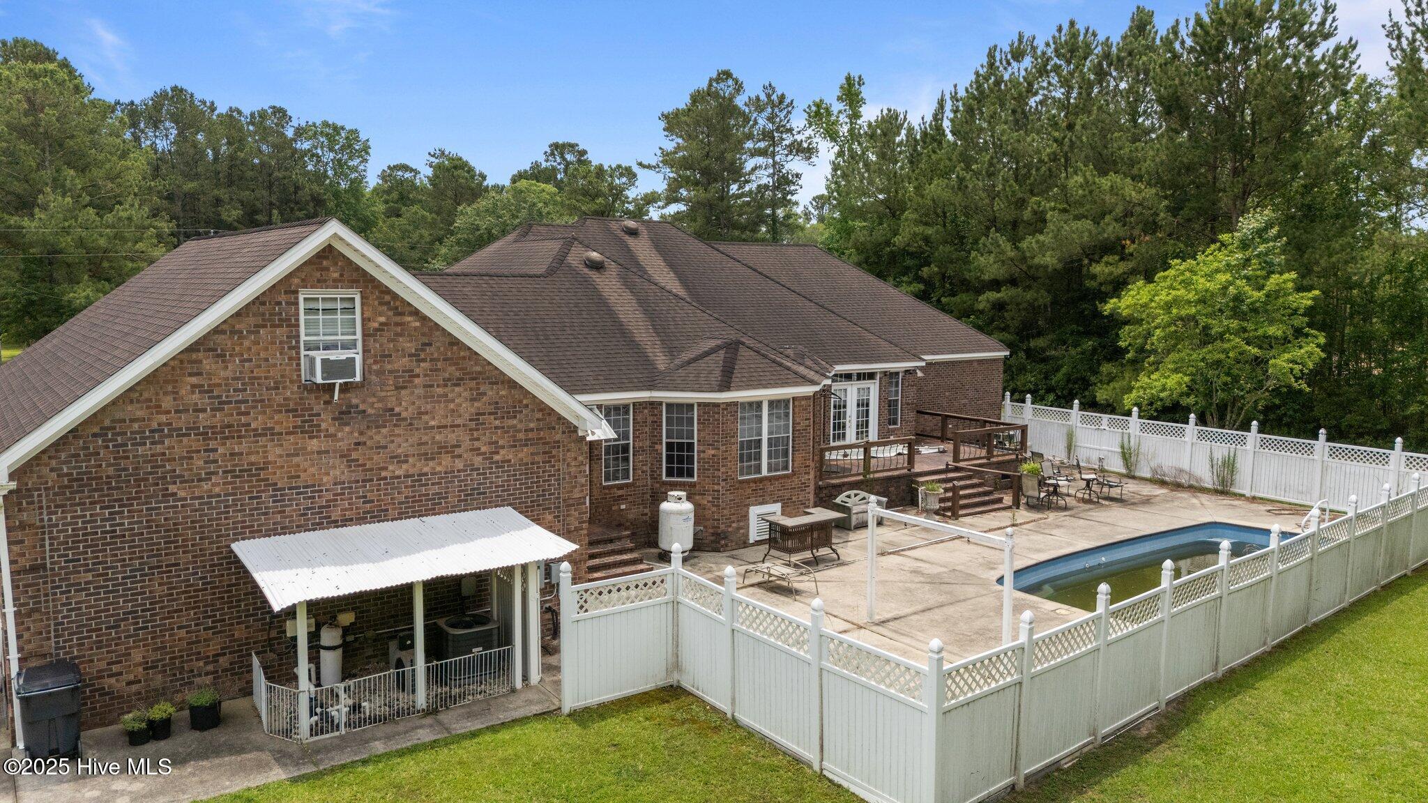 20470 Seven Creeks Highway Property Photo 47