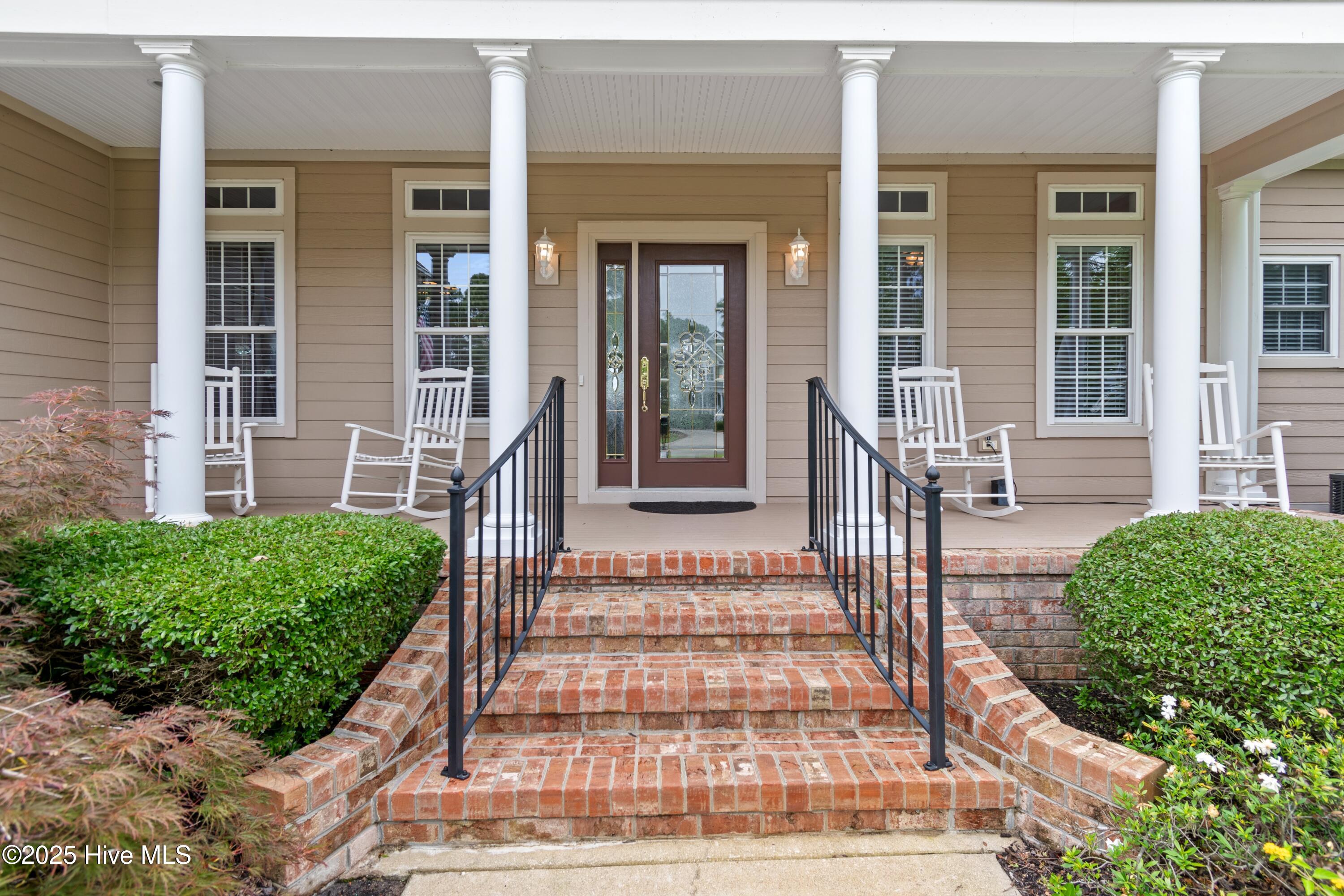 2710 Scarborough Way Property Photo 7