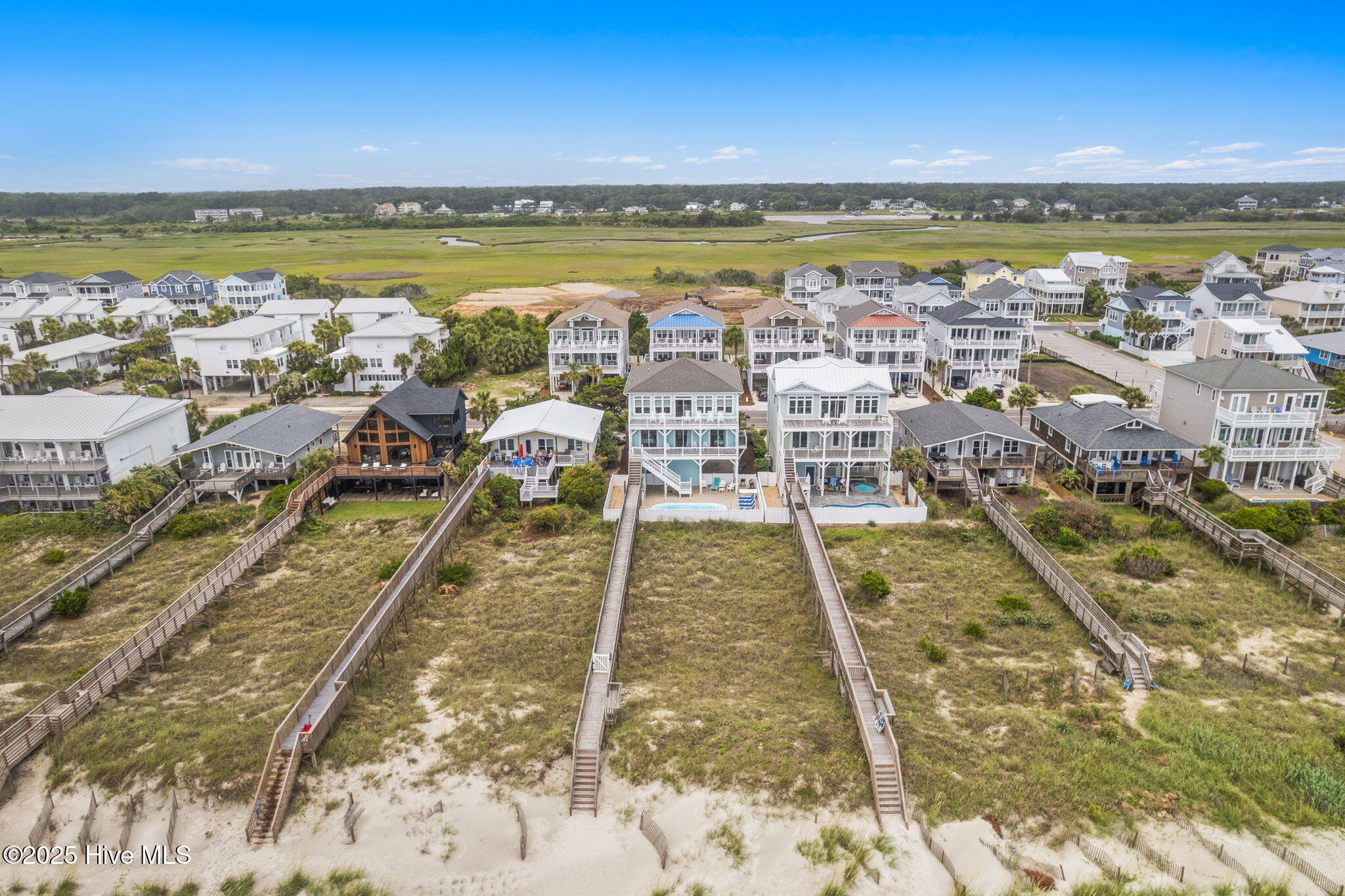 328 E First Street Property Photo 14