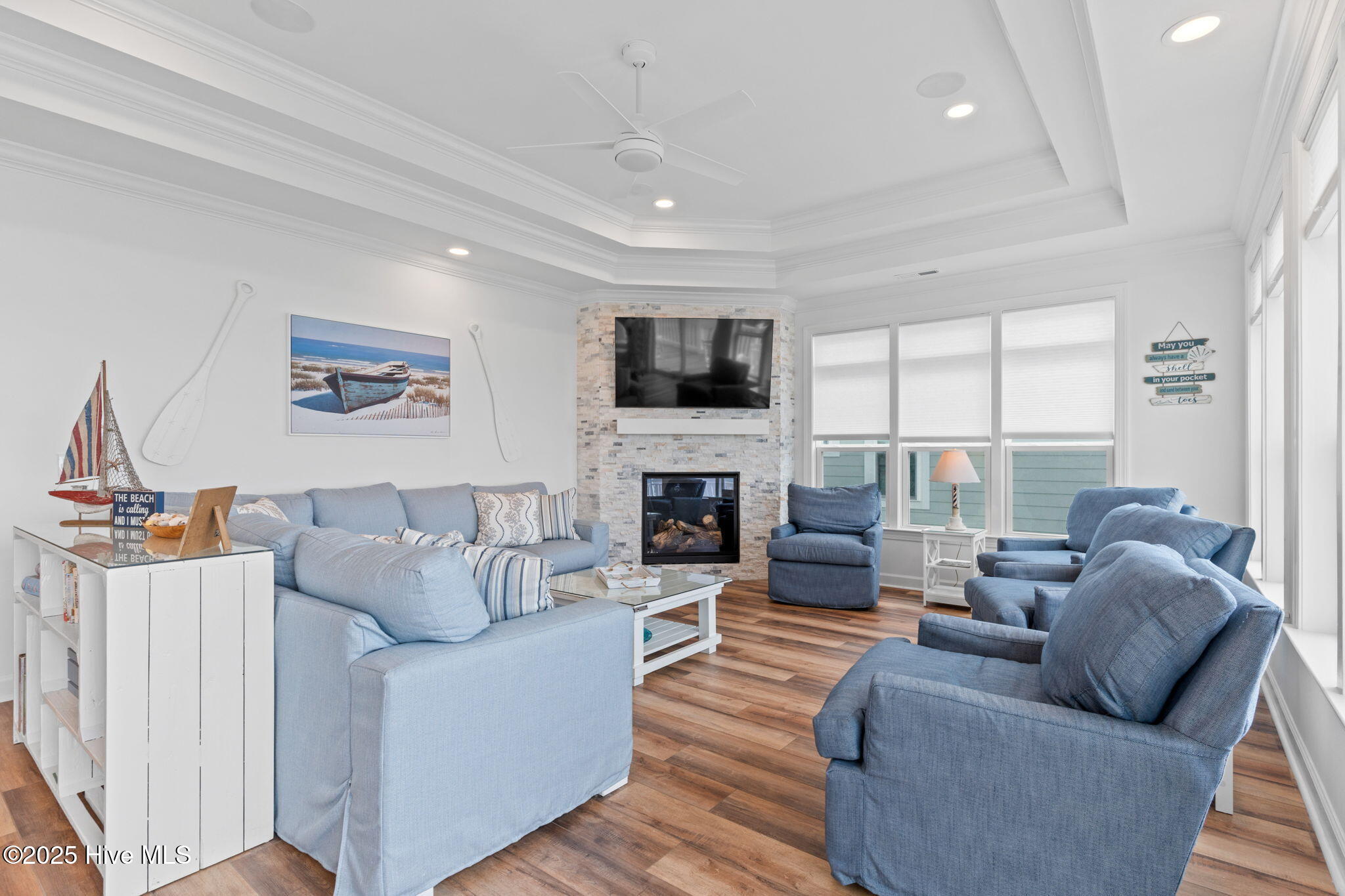 328 E First Street Property Photo 44