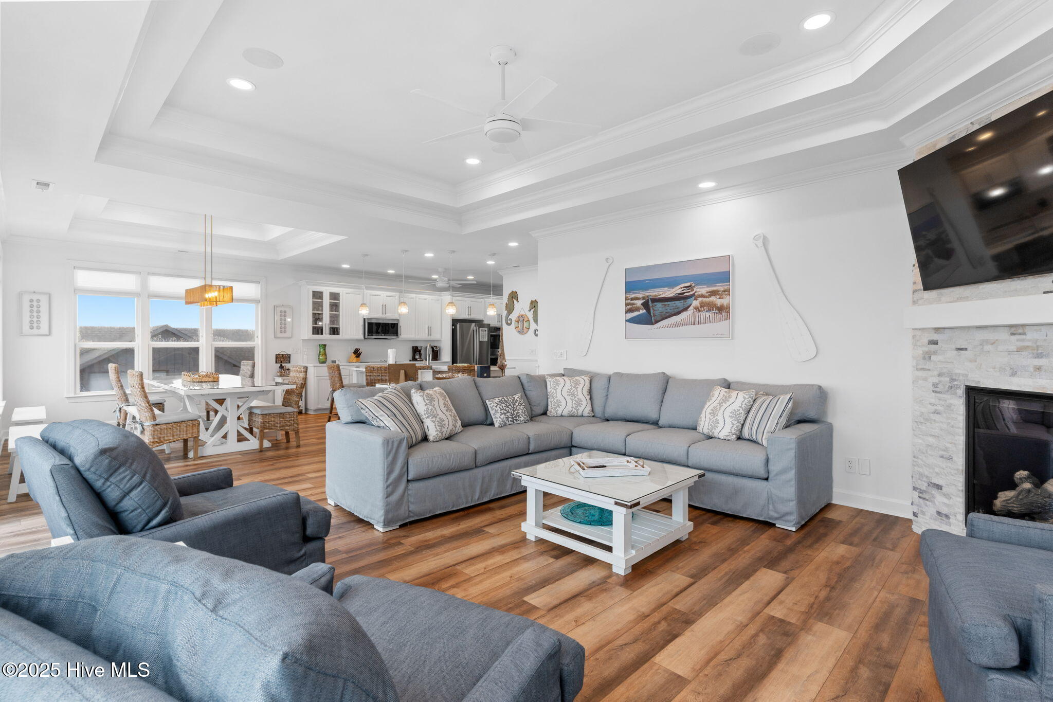 328 E First Street Property Photo 45