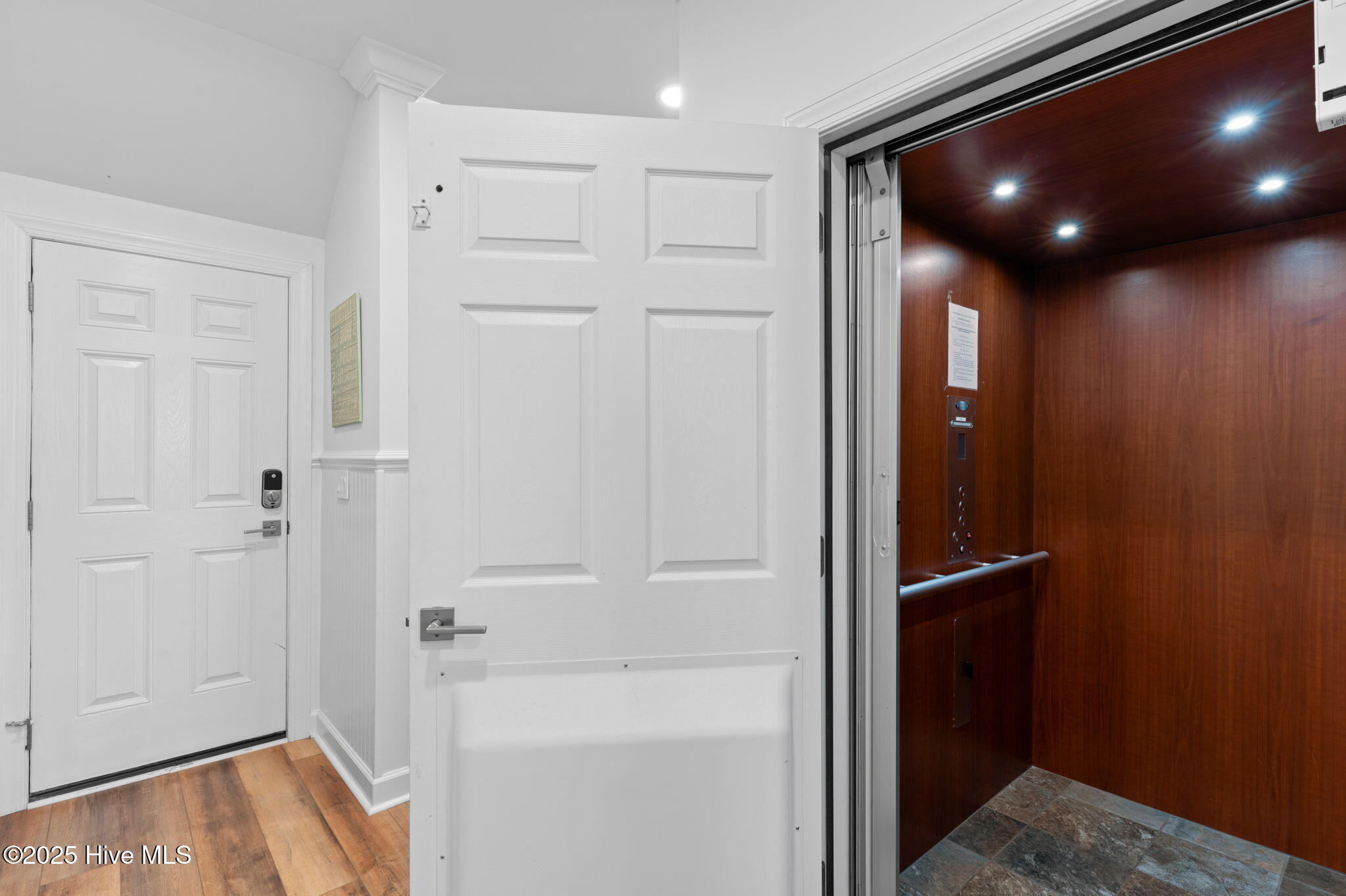 328 E First Street Property Photo 47