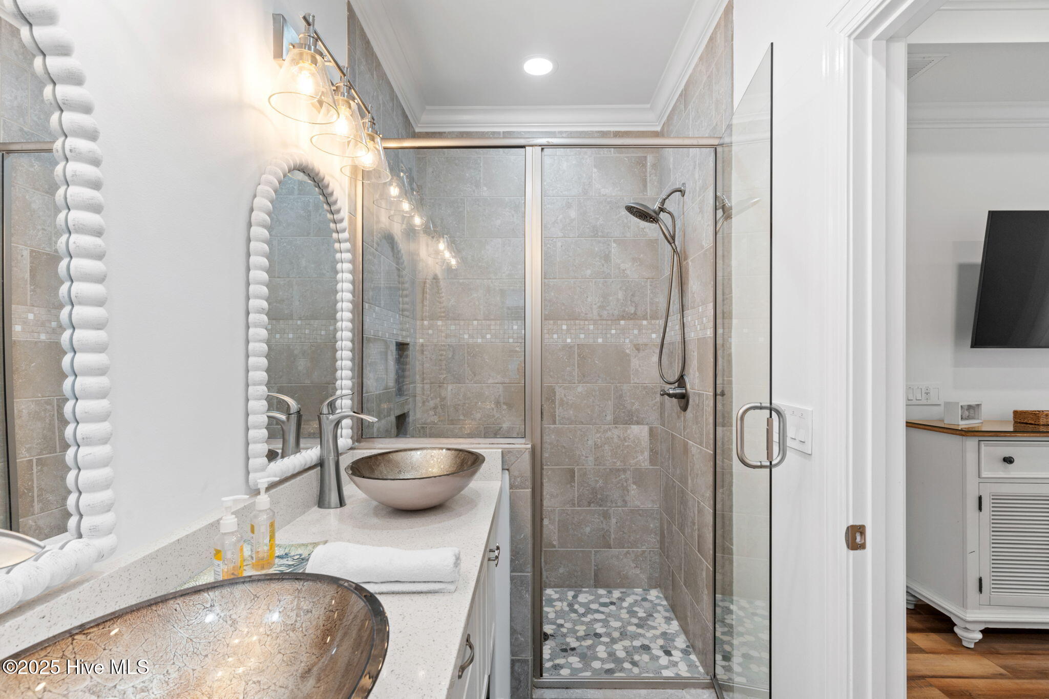 328 E First Street Property Photo 50