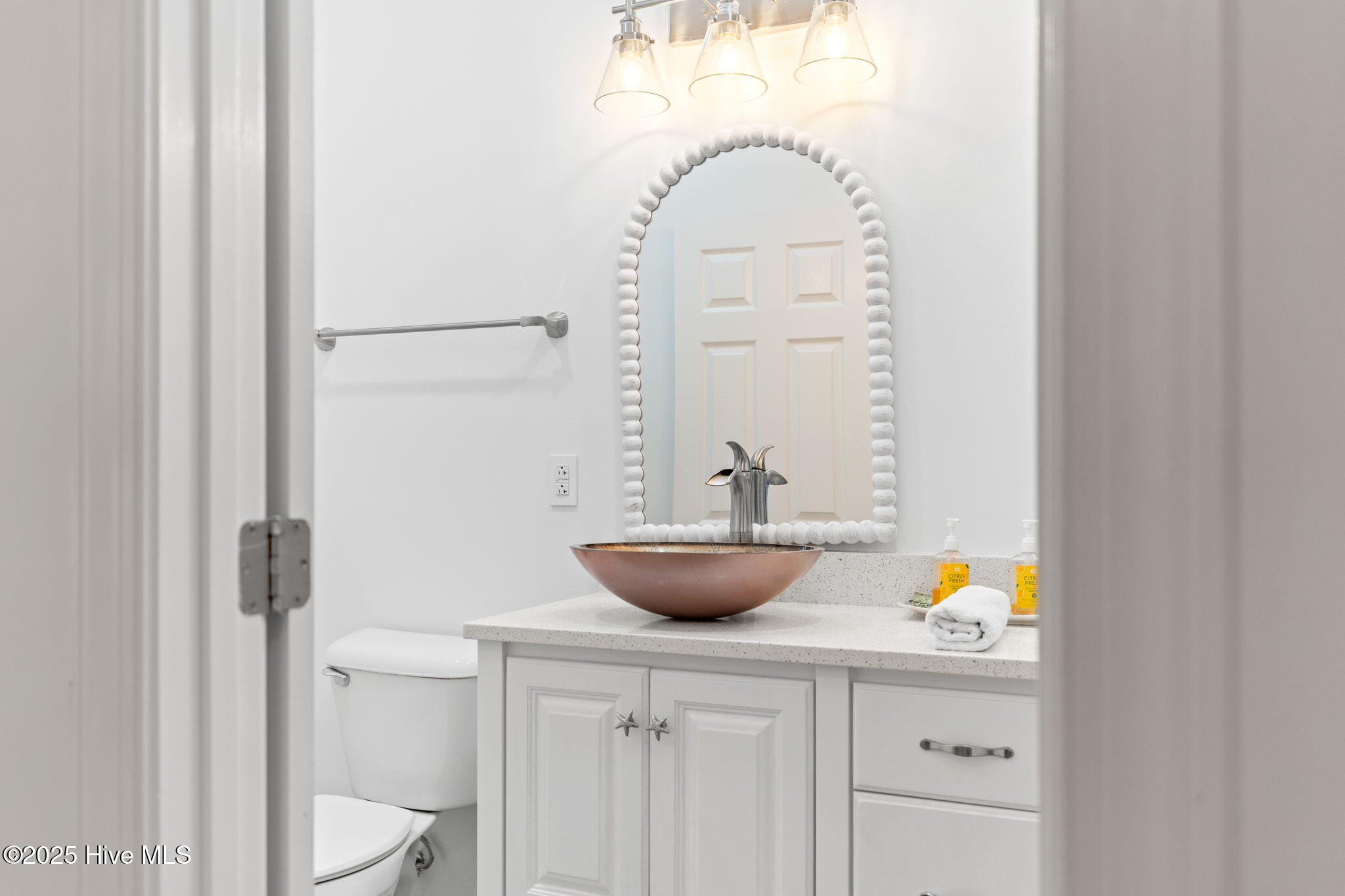 328 E First Street Property Photo 54