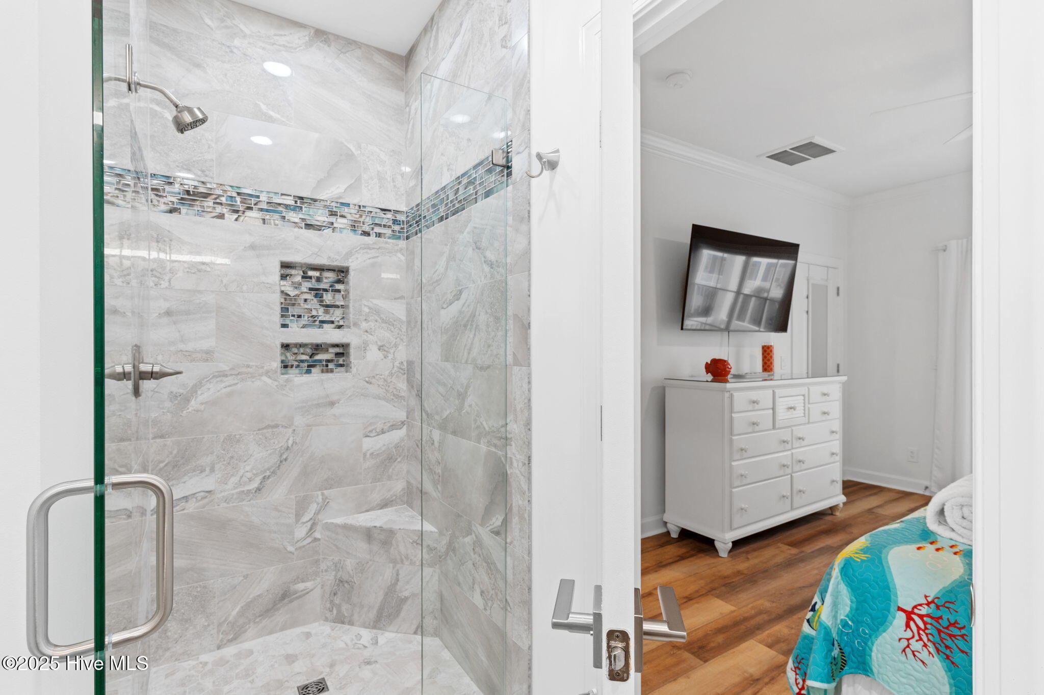 328 E First Street Property Photo 58