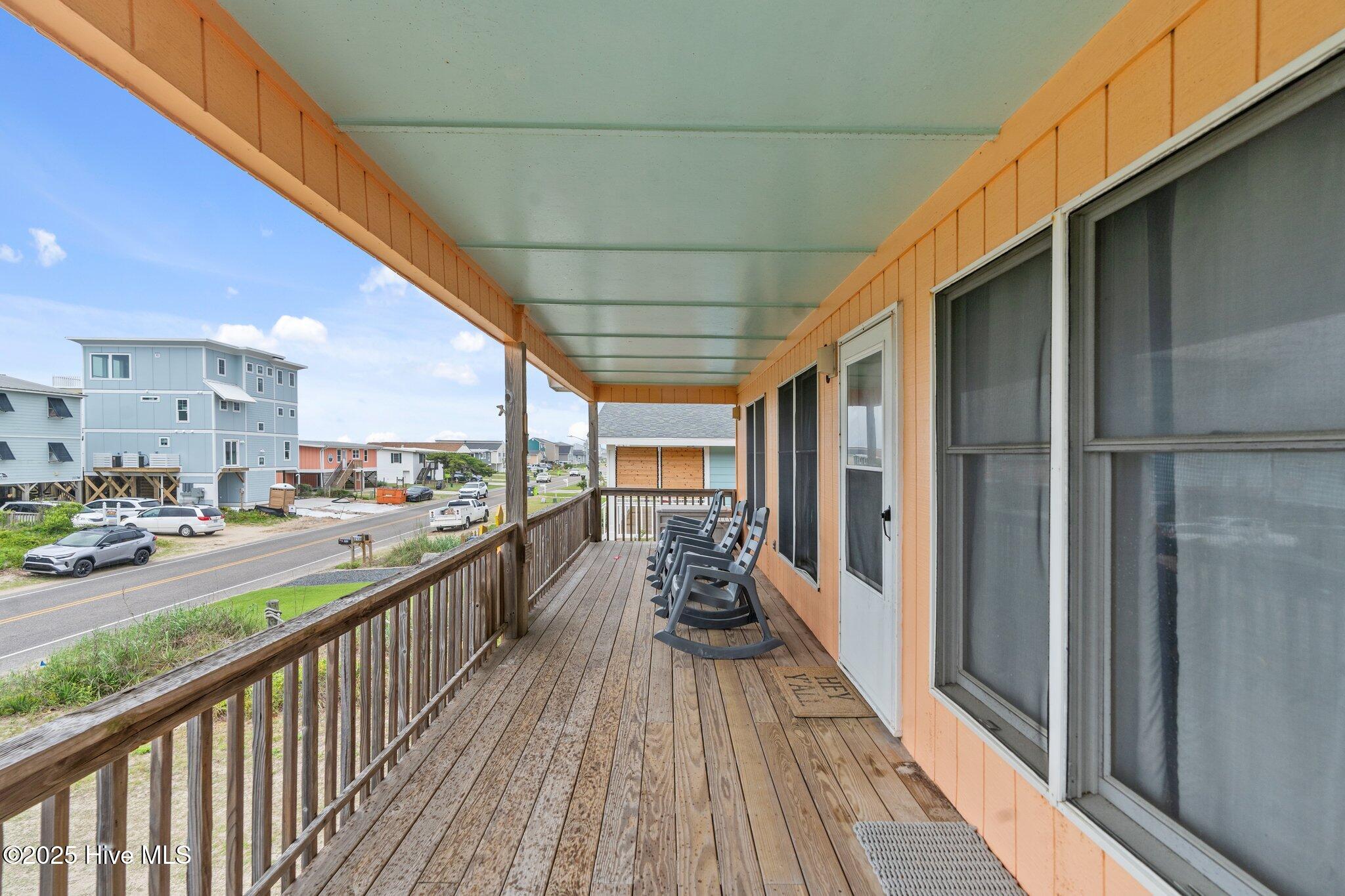 210 W Beach Drive Property Photo 11