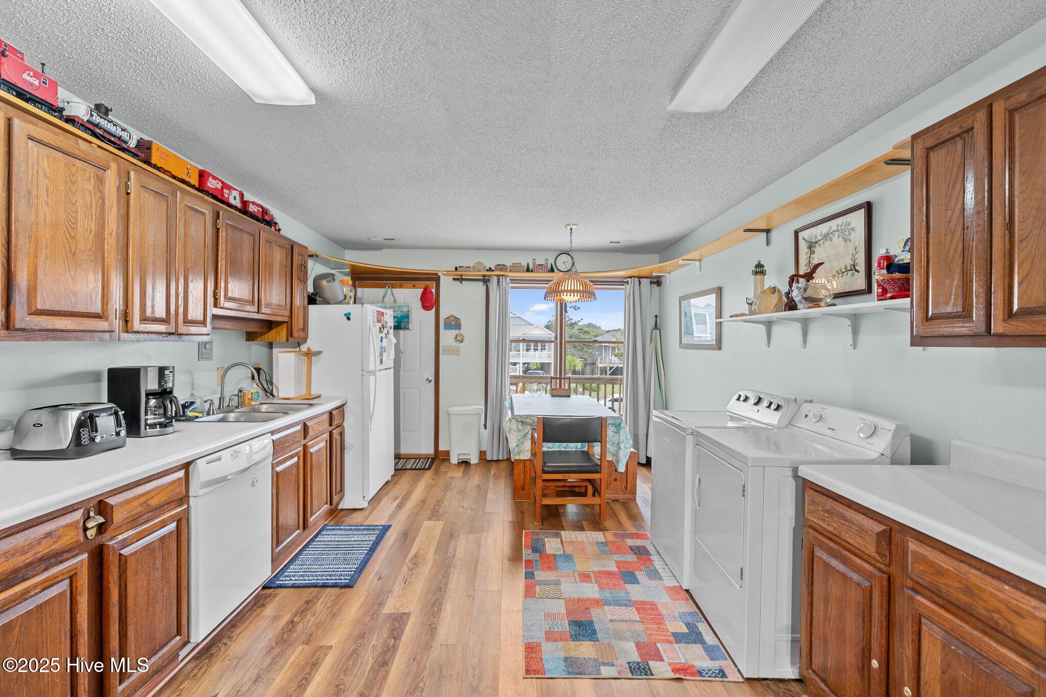 210 W Beach Drive Property Photo 20