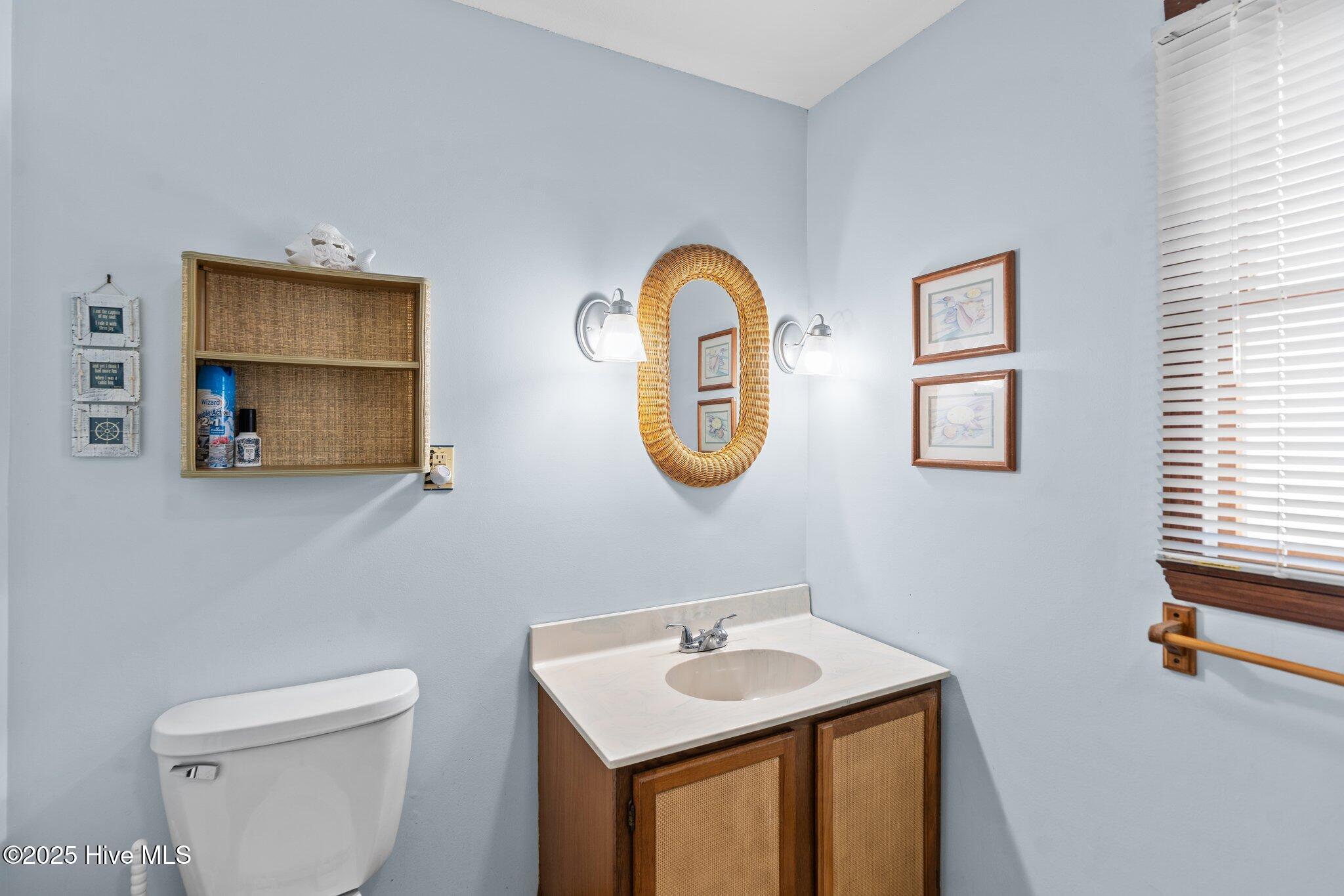 210 W Beach Drive Property Photo 40