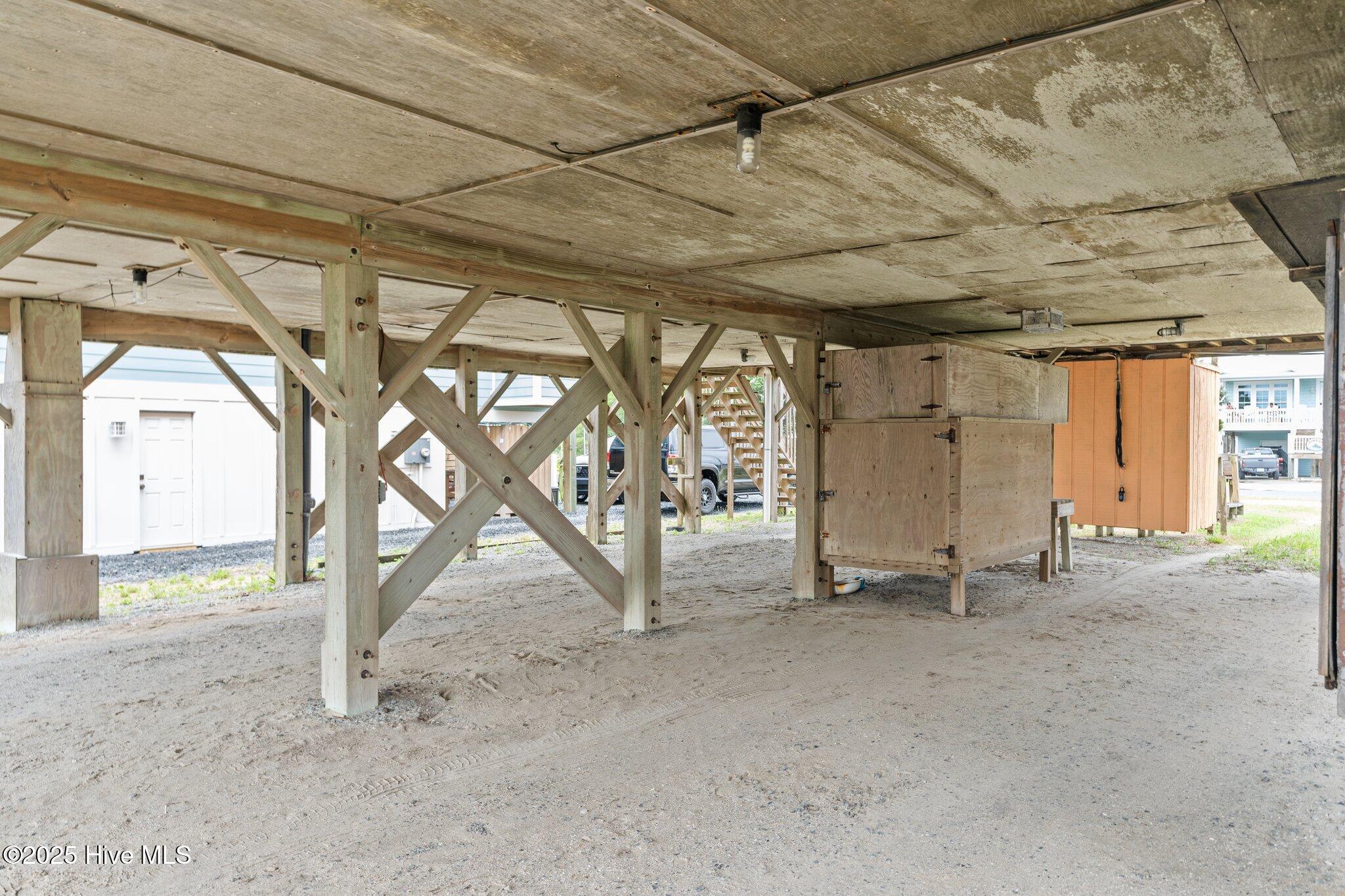 210 W Beach Drive Property Photo 41