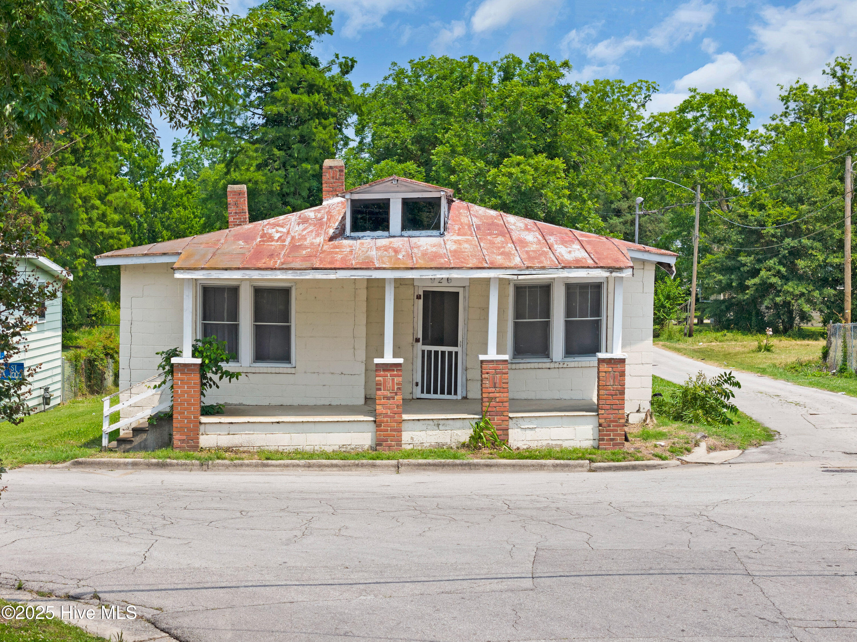926 Cedar Street Property Photo 1