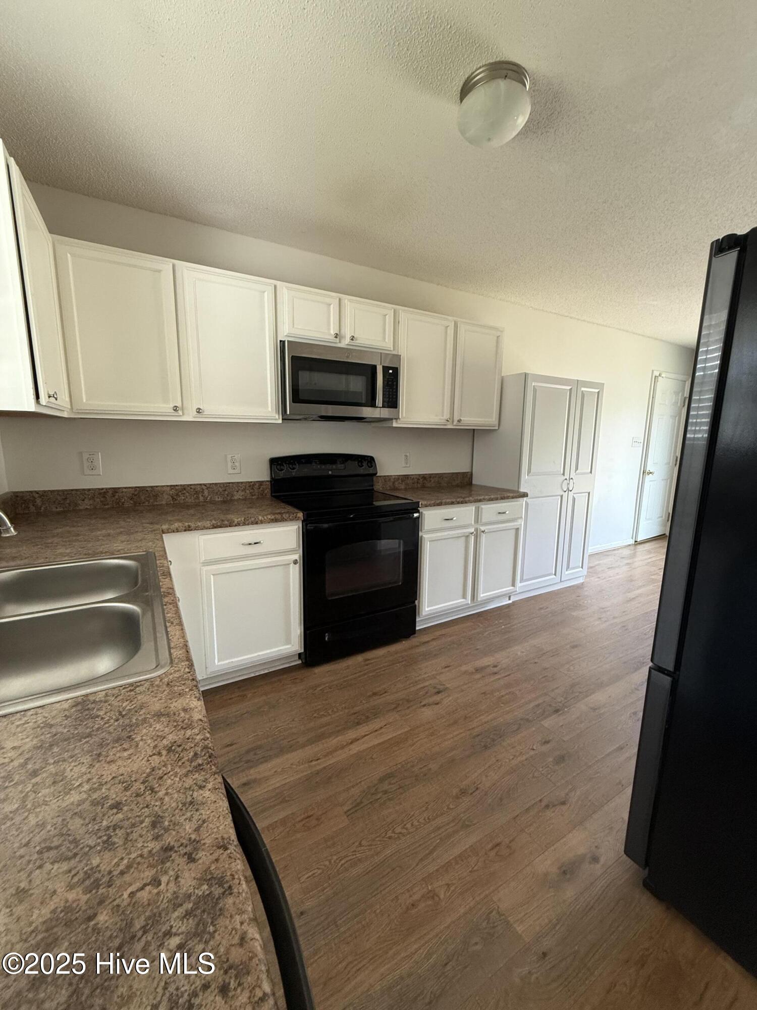 102 Harmony Way Property Photo 4