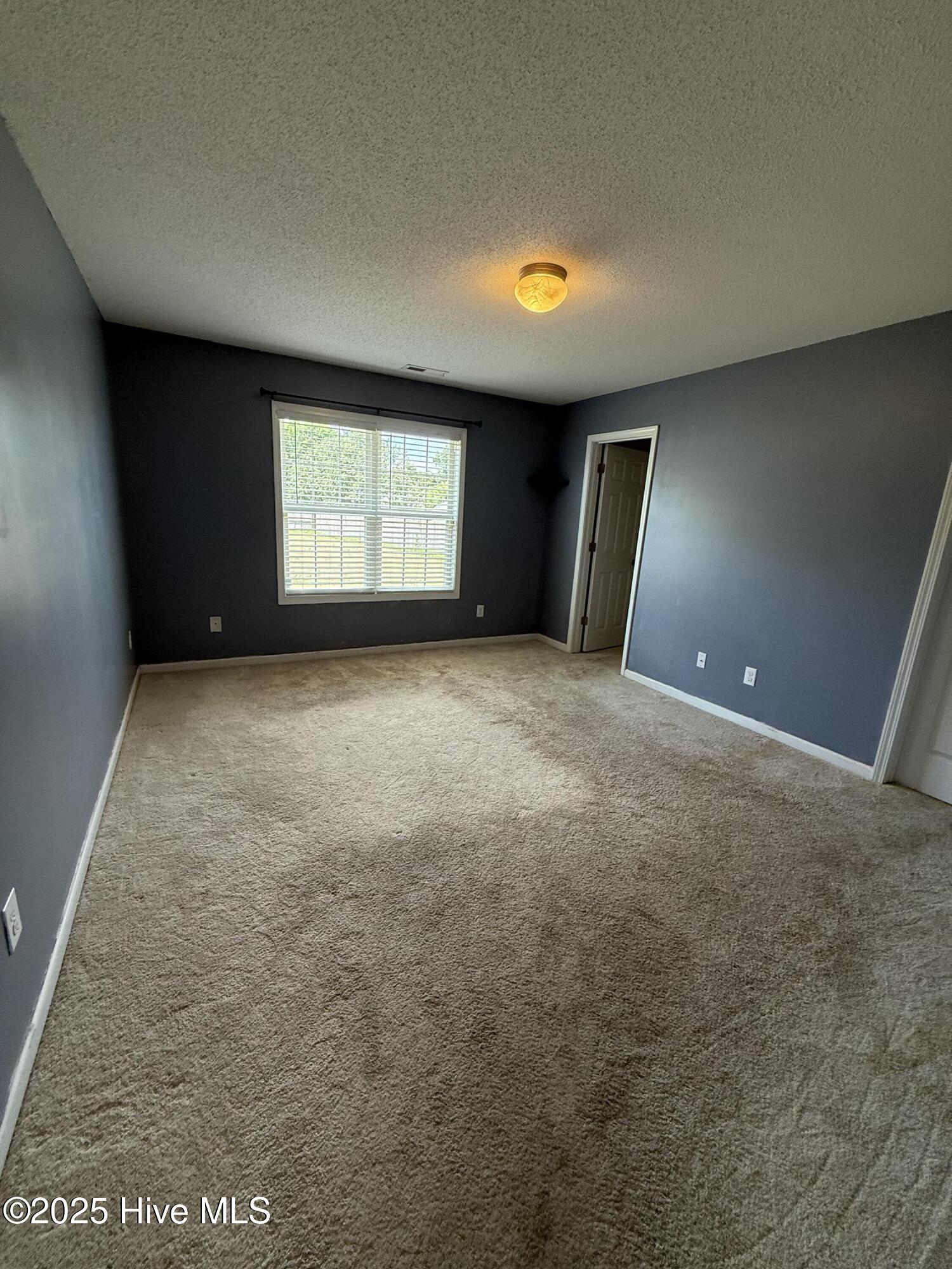 102 Harmony Way Property Photo 6