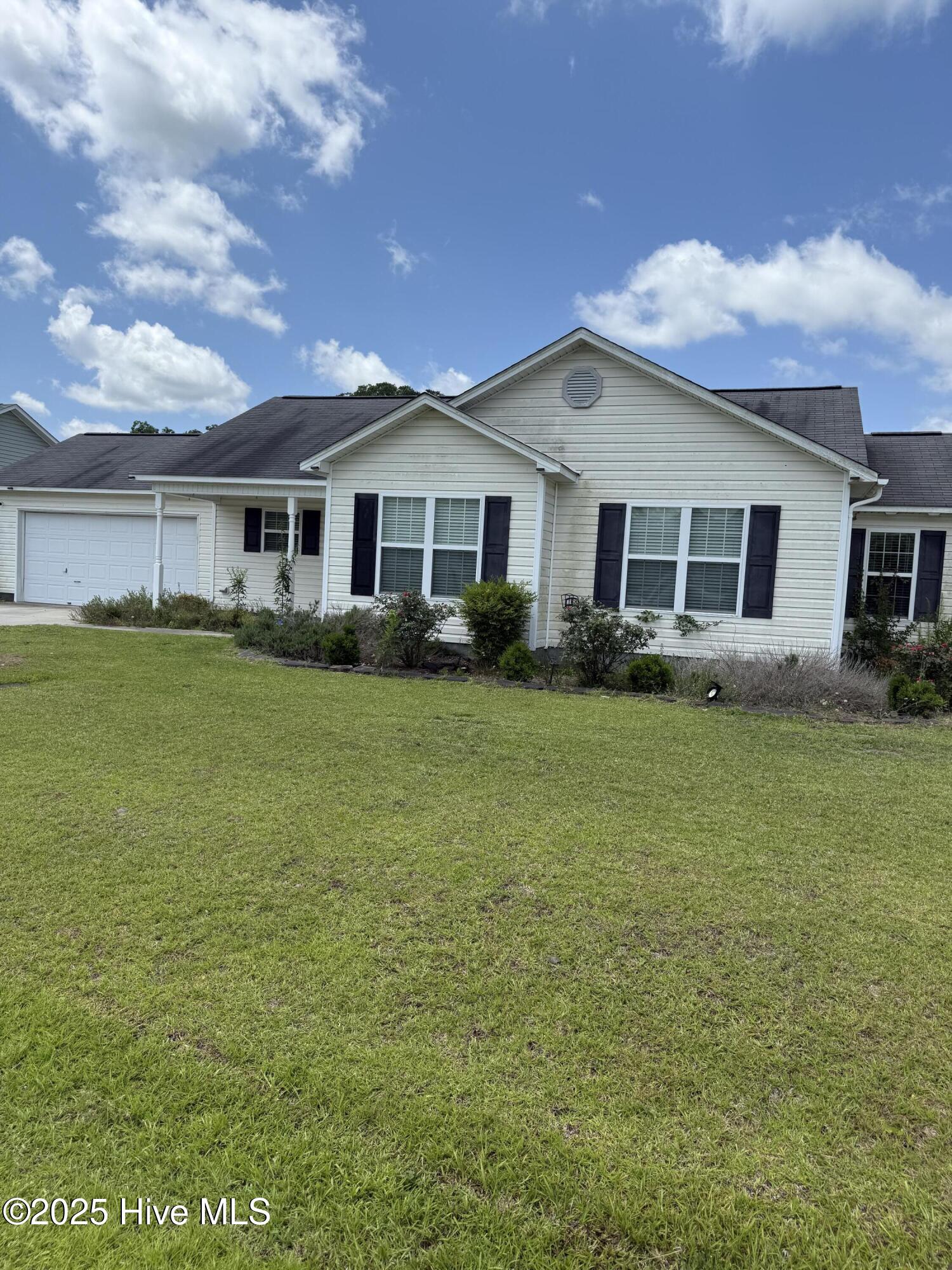 102 Harmony Way Property Photo 15