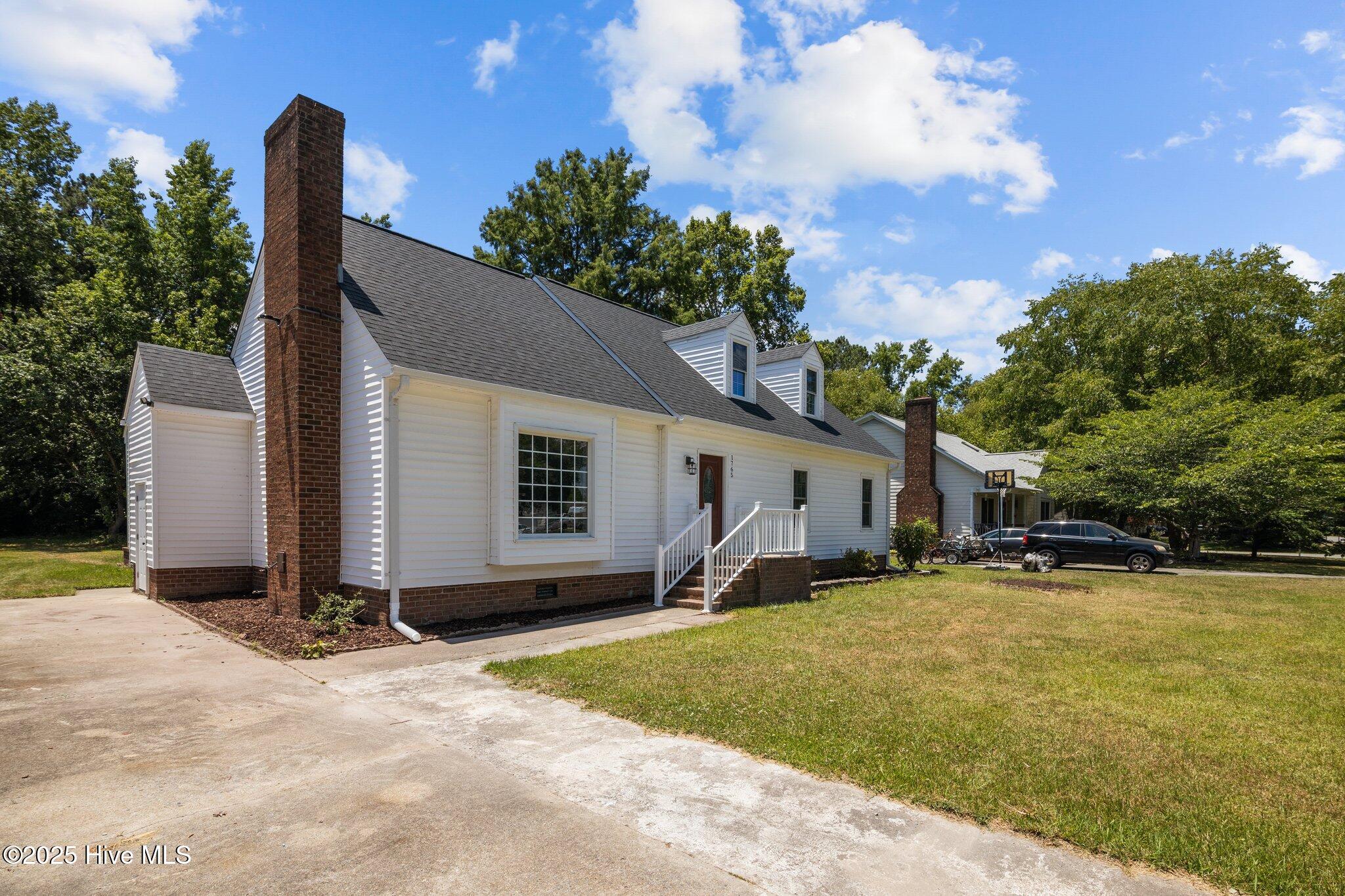 1765 Garner Road Property Photo 1