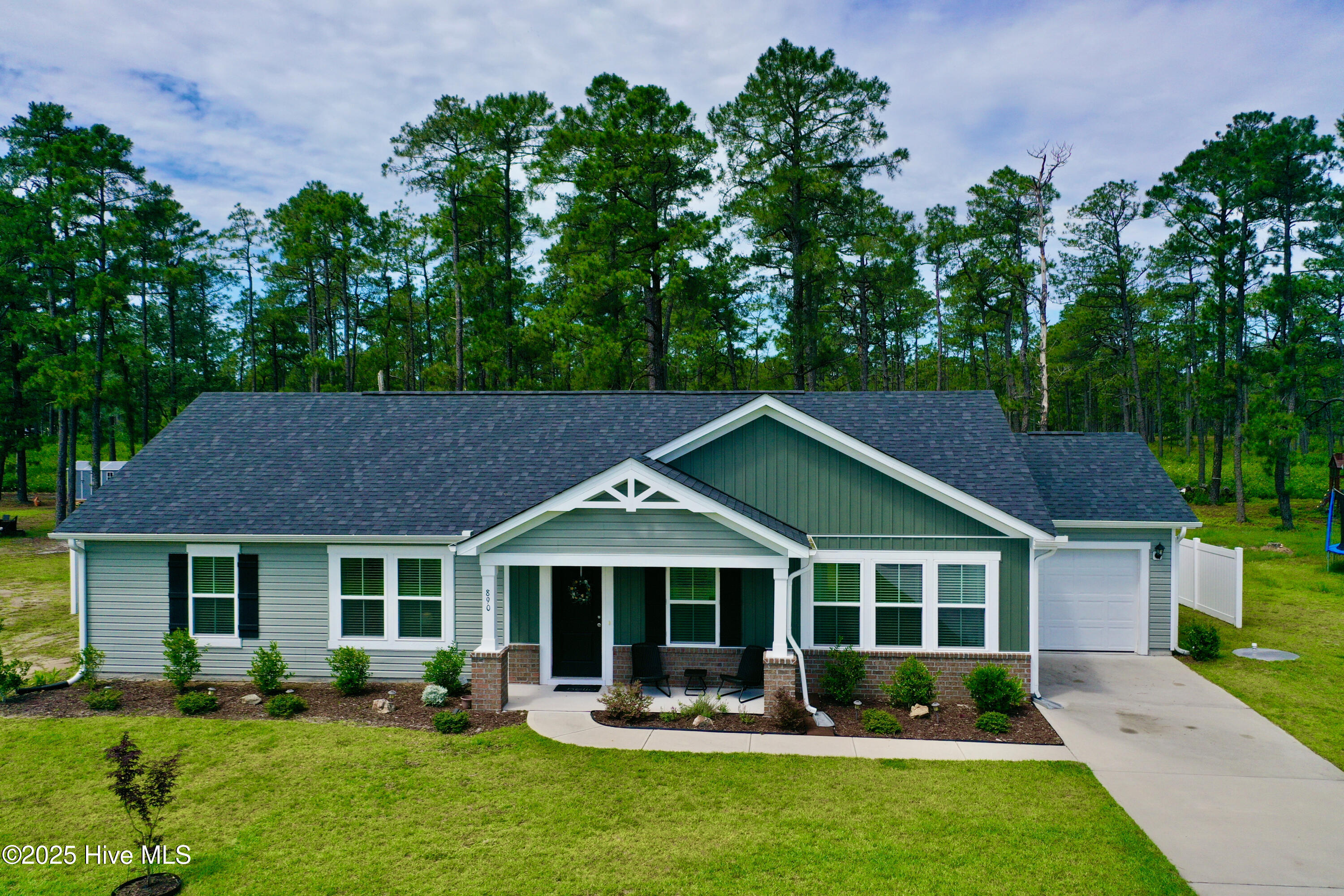 890 Golf View Road Property Photo 1