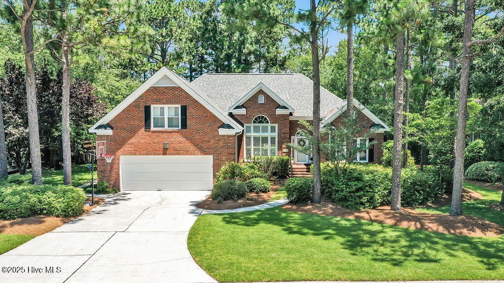 4725 Wedgefield Drive Property Photo 1