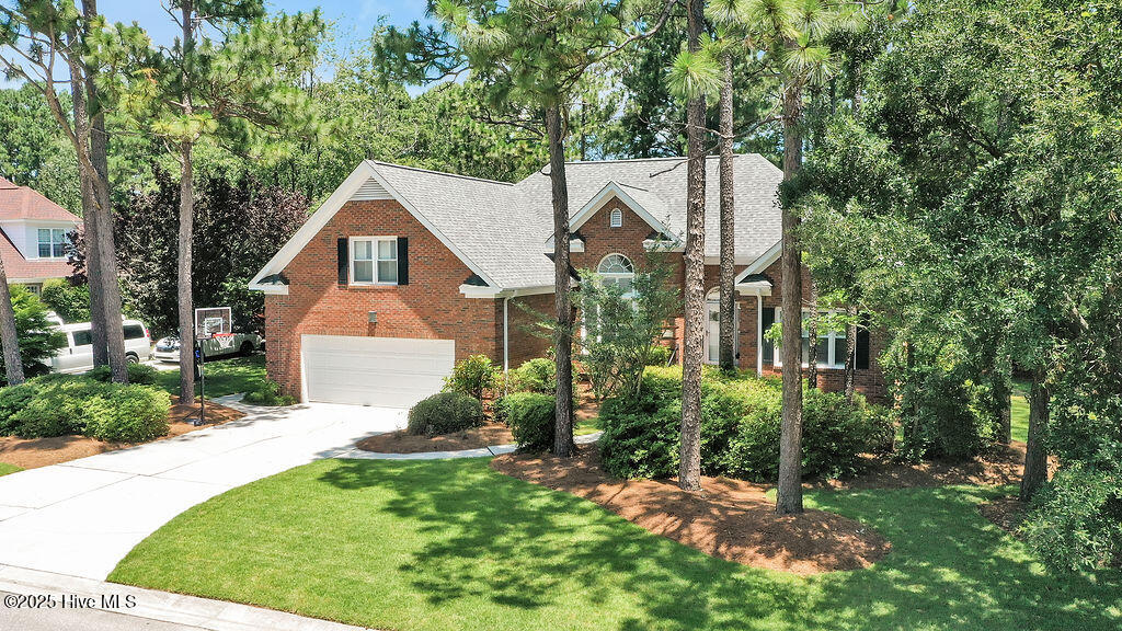 4725 Wedgefield Drive Property Photo 2