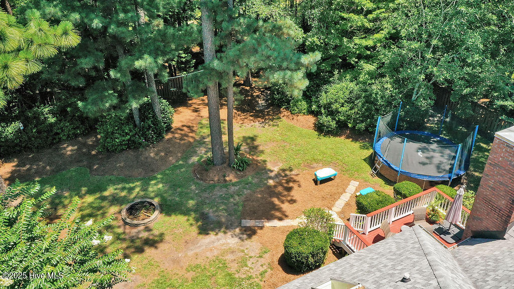 4725 Wedgefield Drive Property Photo 4