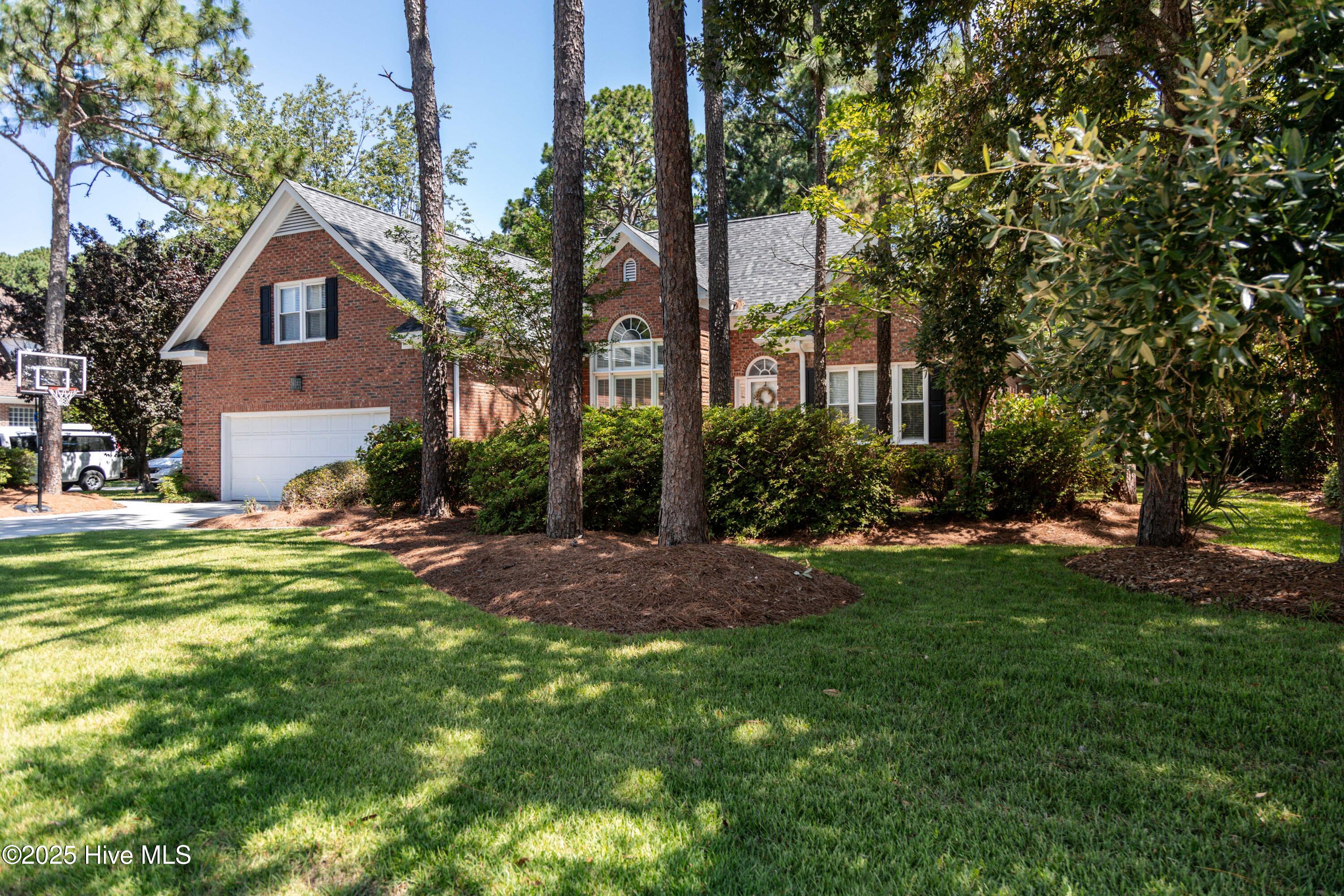 4725 Wedgefield Drive Property Photo 6