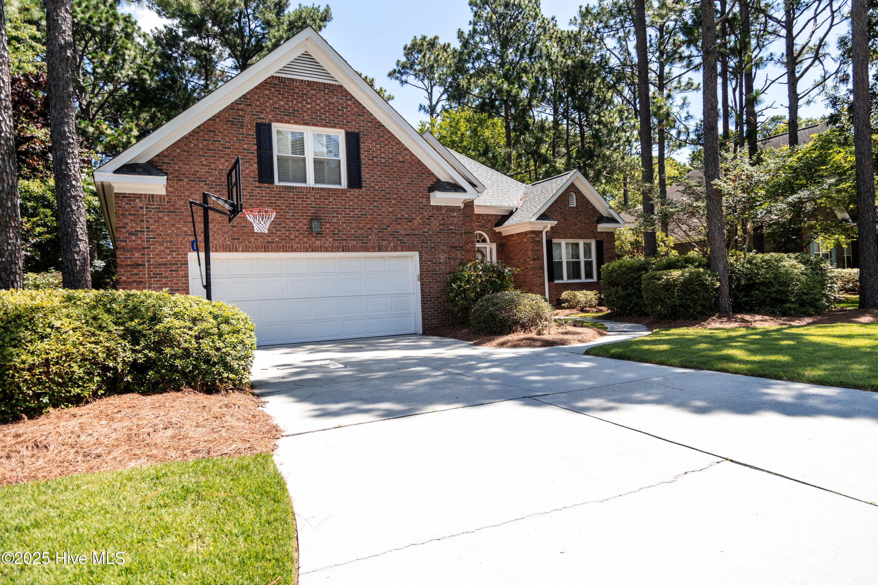 4725 Wedgefield Drive Property Photo 7