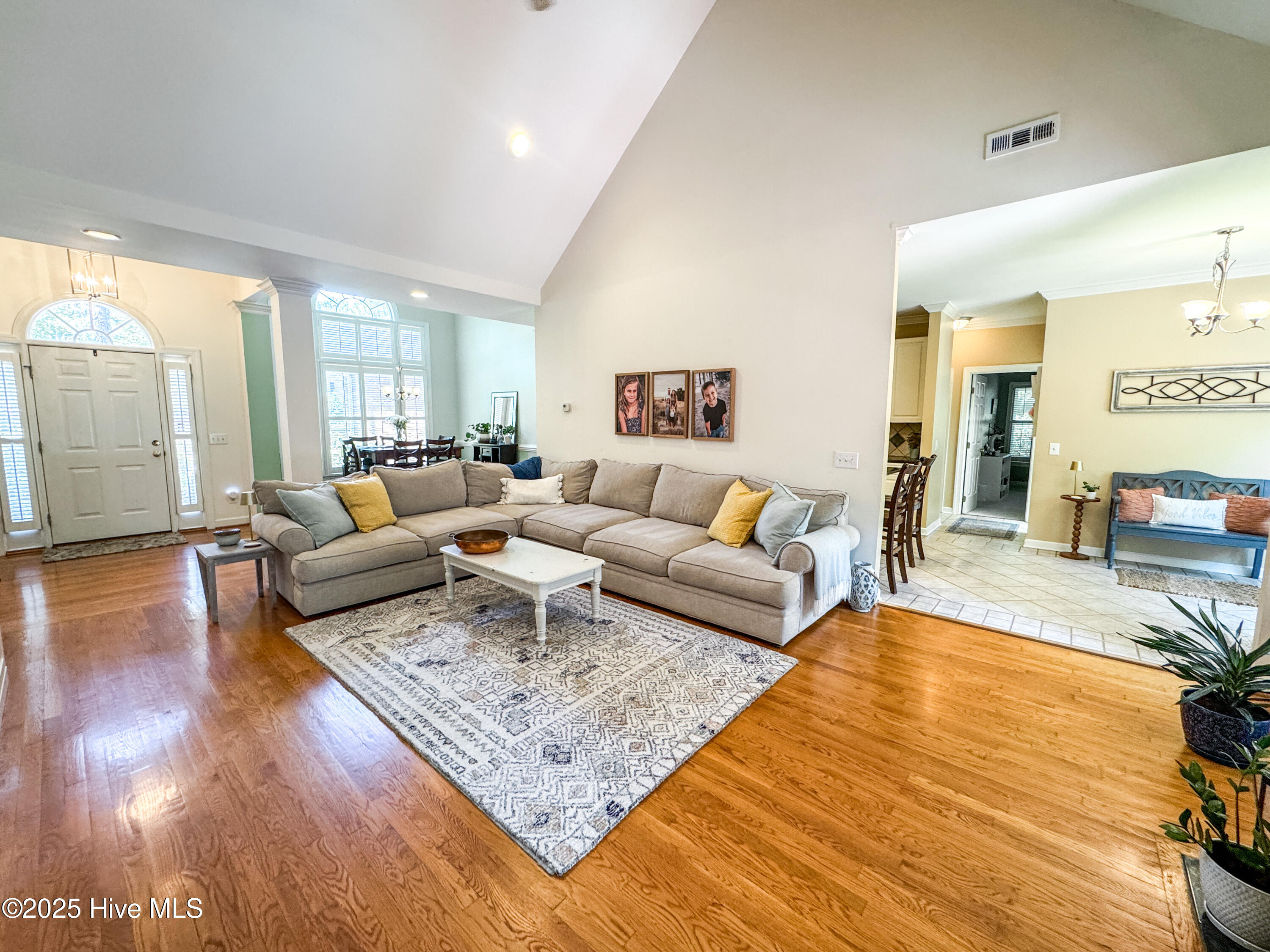 4725 Wedgefield Drive Property Photo 10