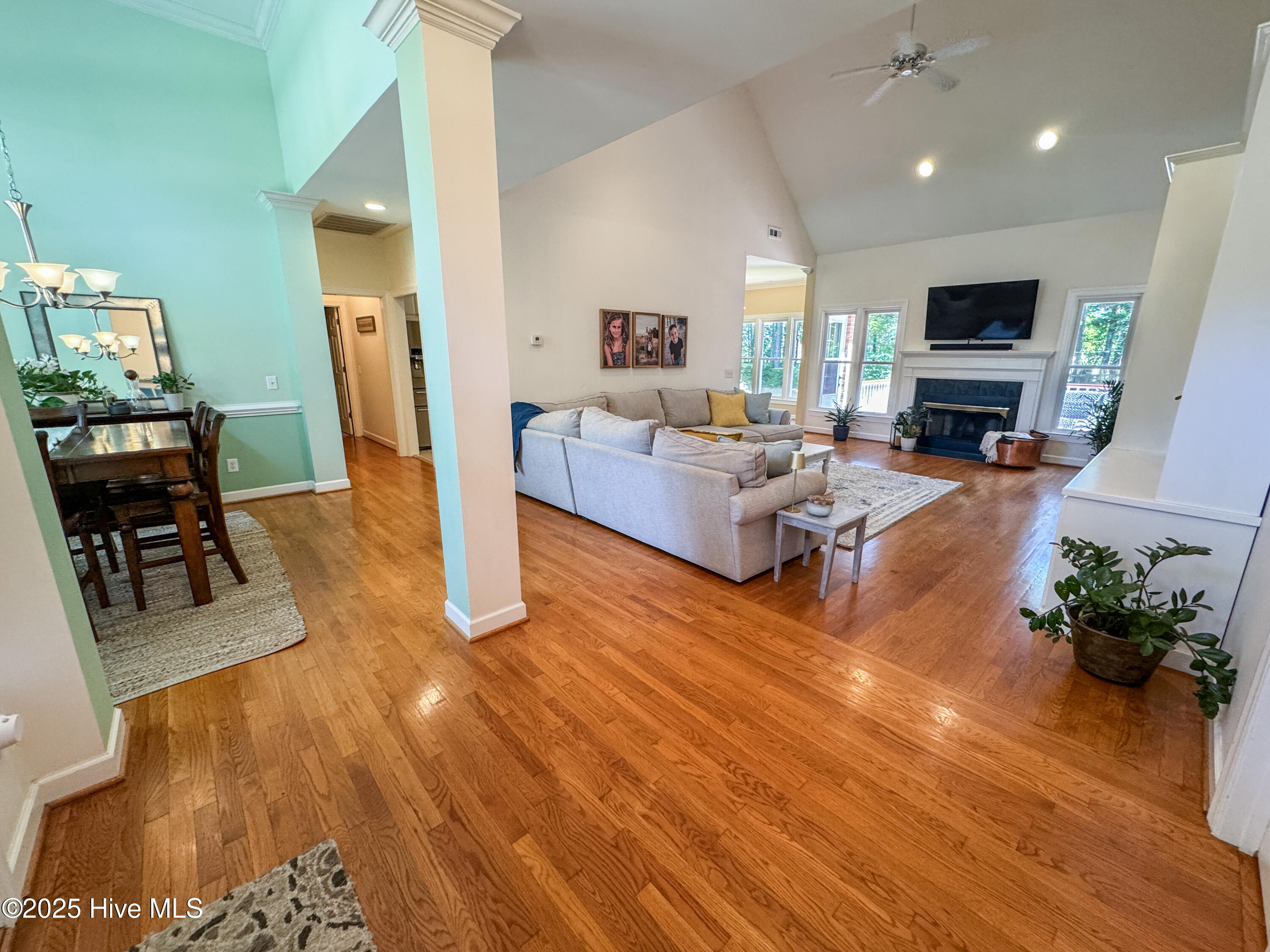 4725 Wedgefield Drive Property Photo 11
