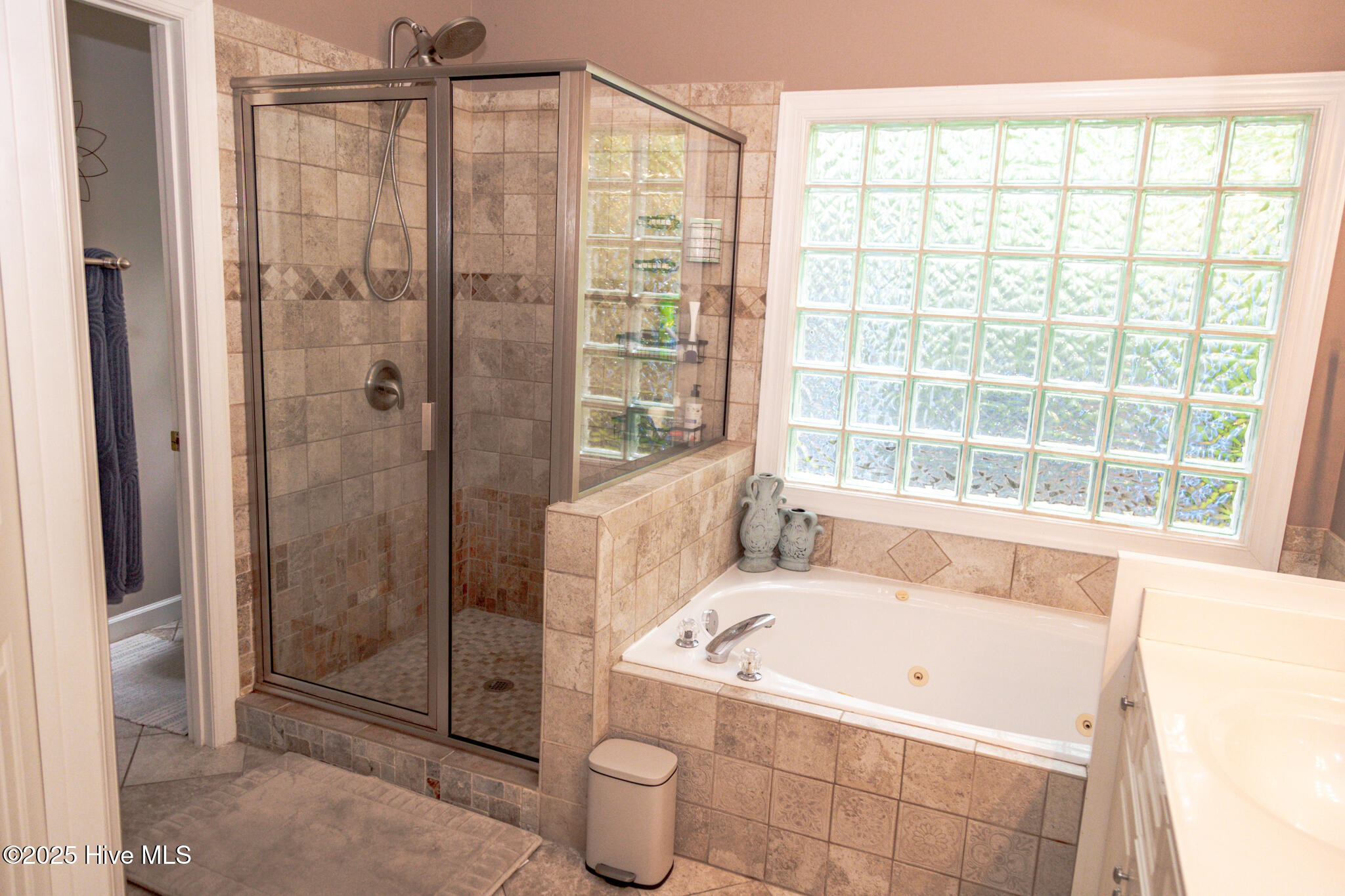4725 Wedgefield Drive Property Photo 28