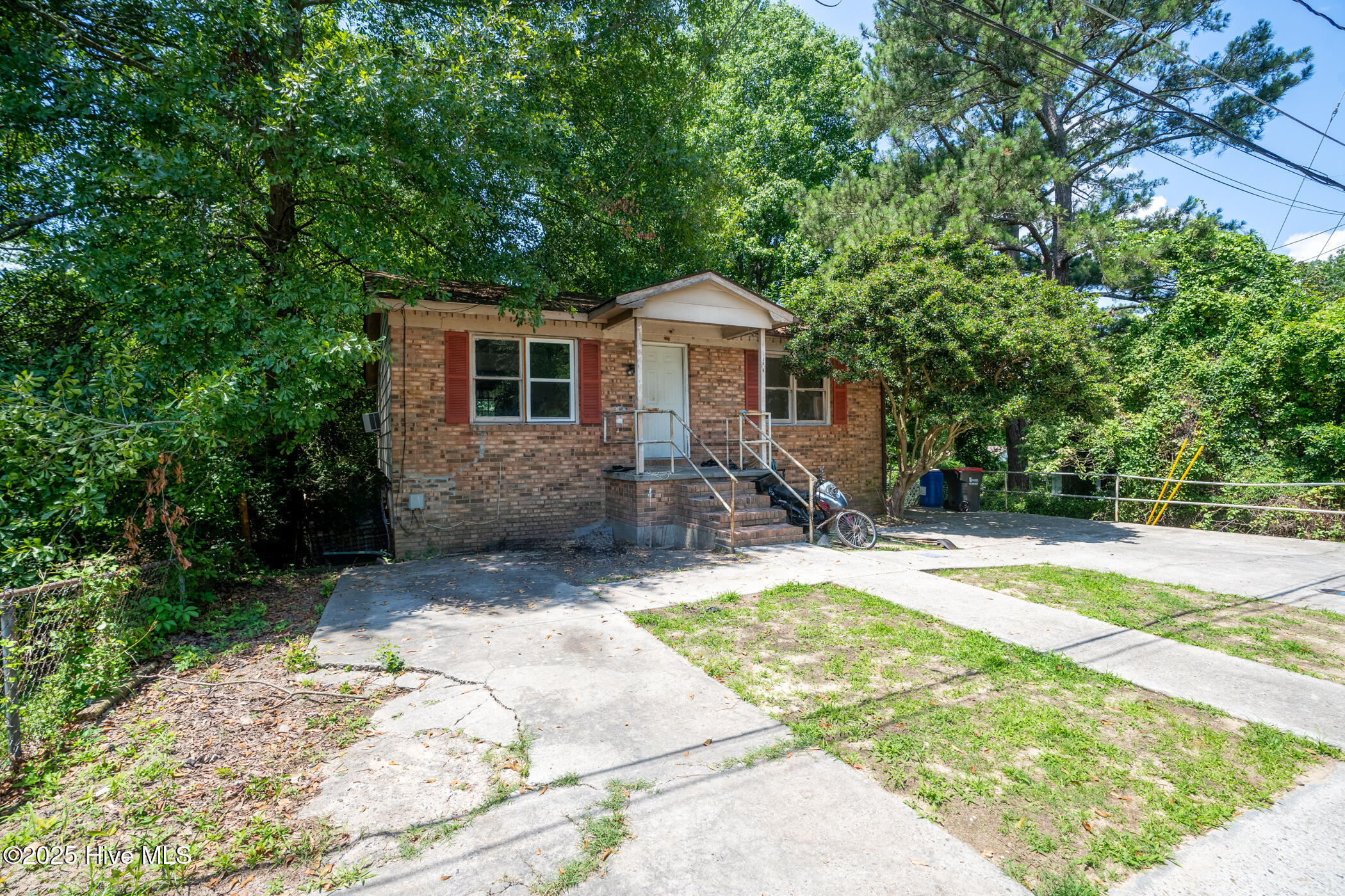 136 Central Avenue Property Photo 1