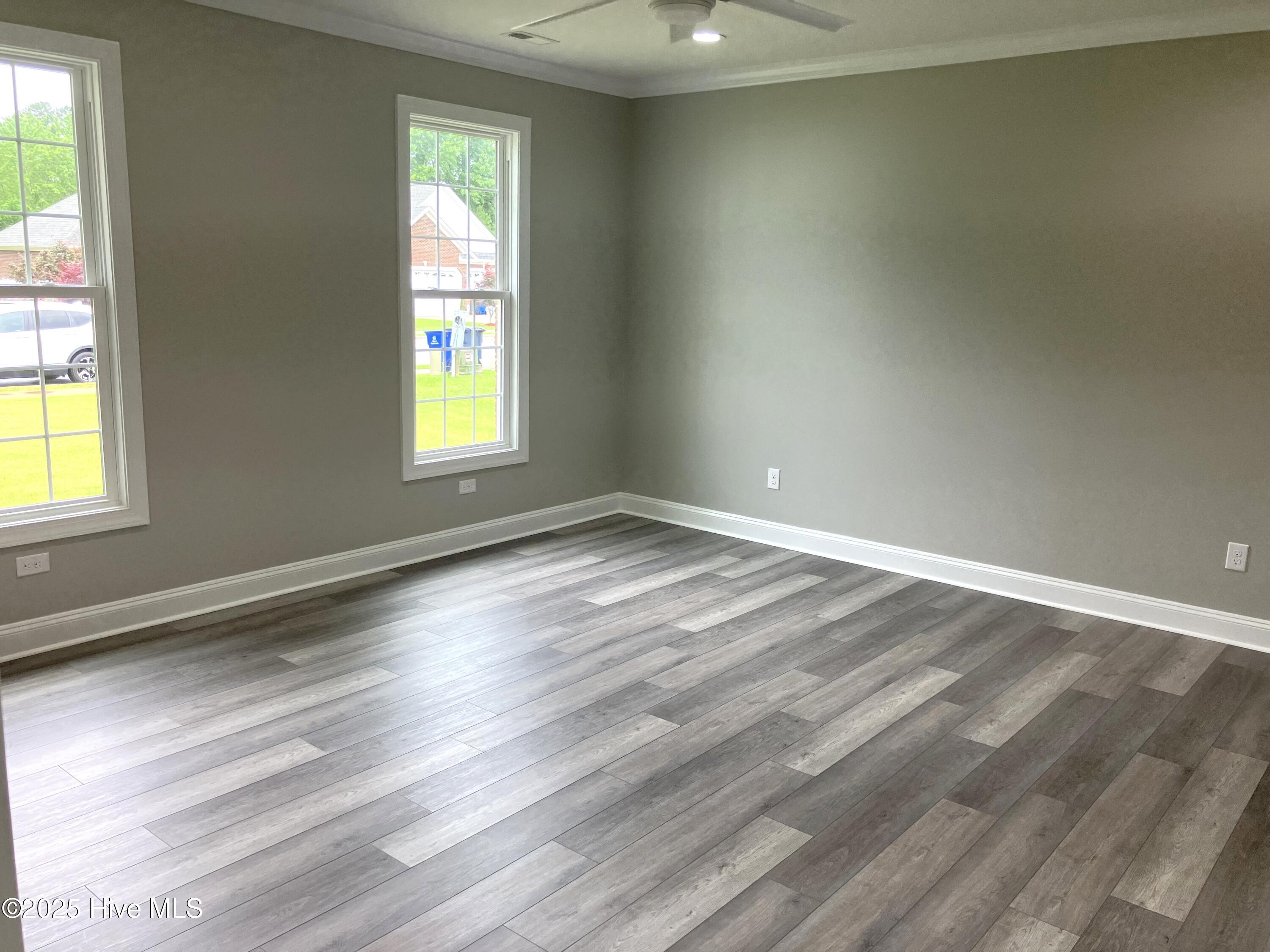 407 King Richard Court Property Photo 19