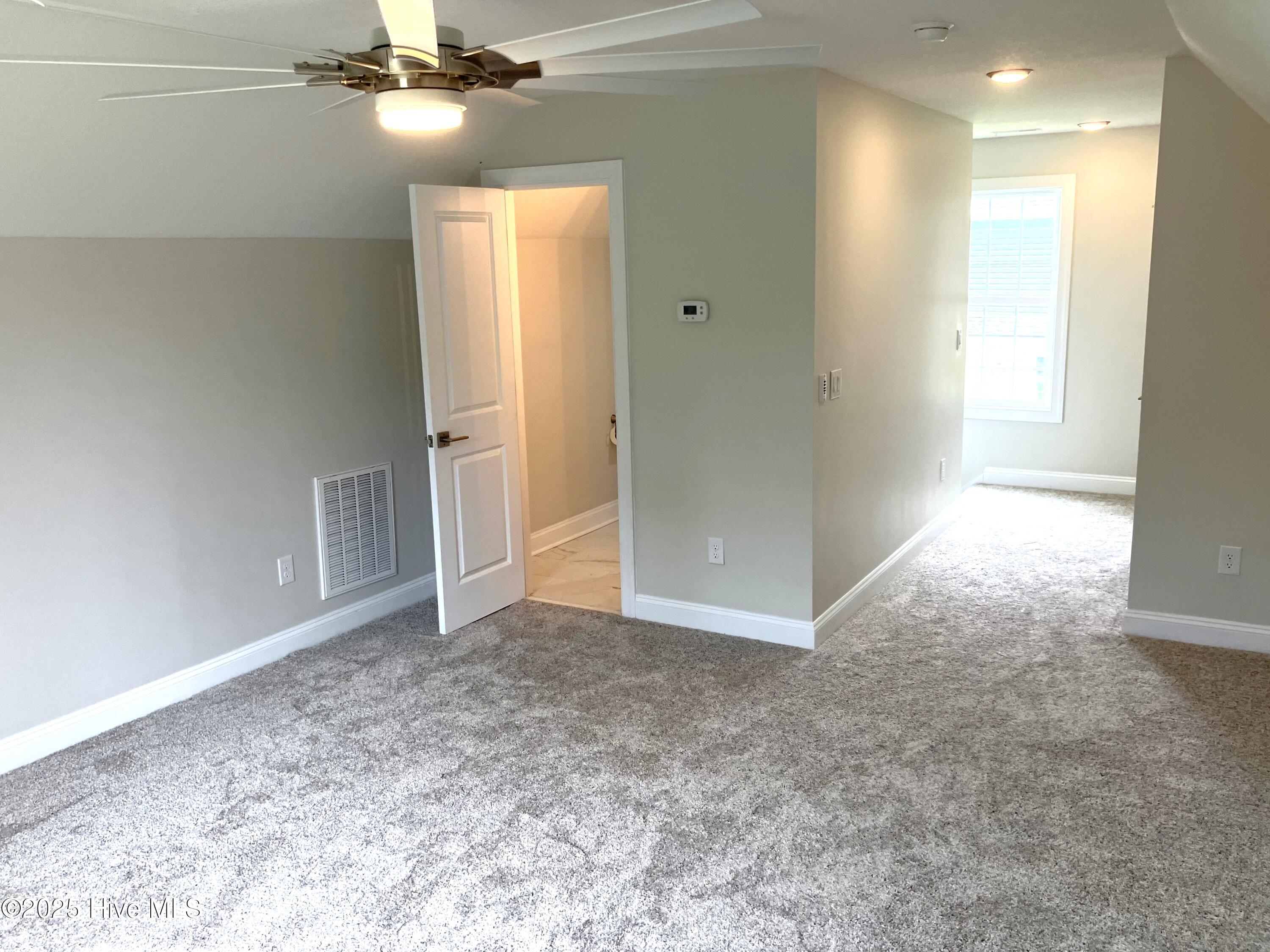 407 King Richard Court Property Photo 44