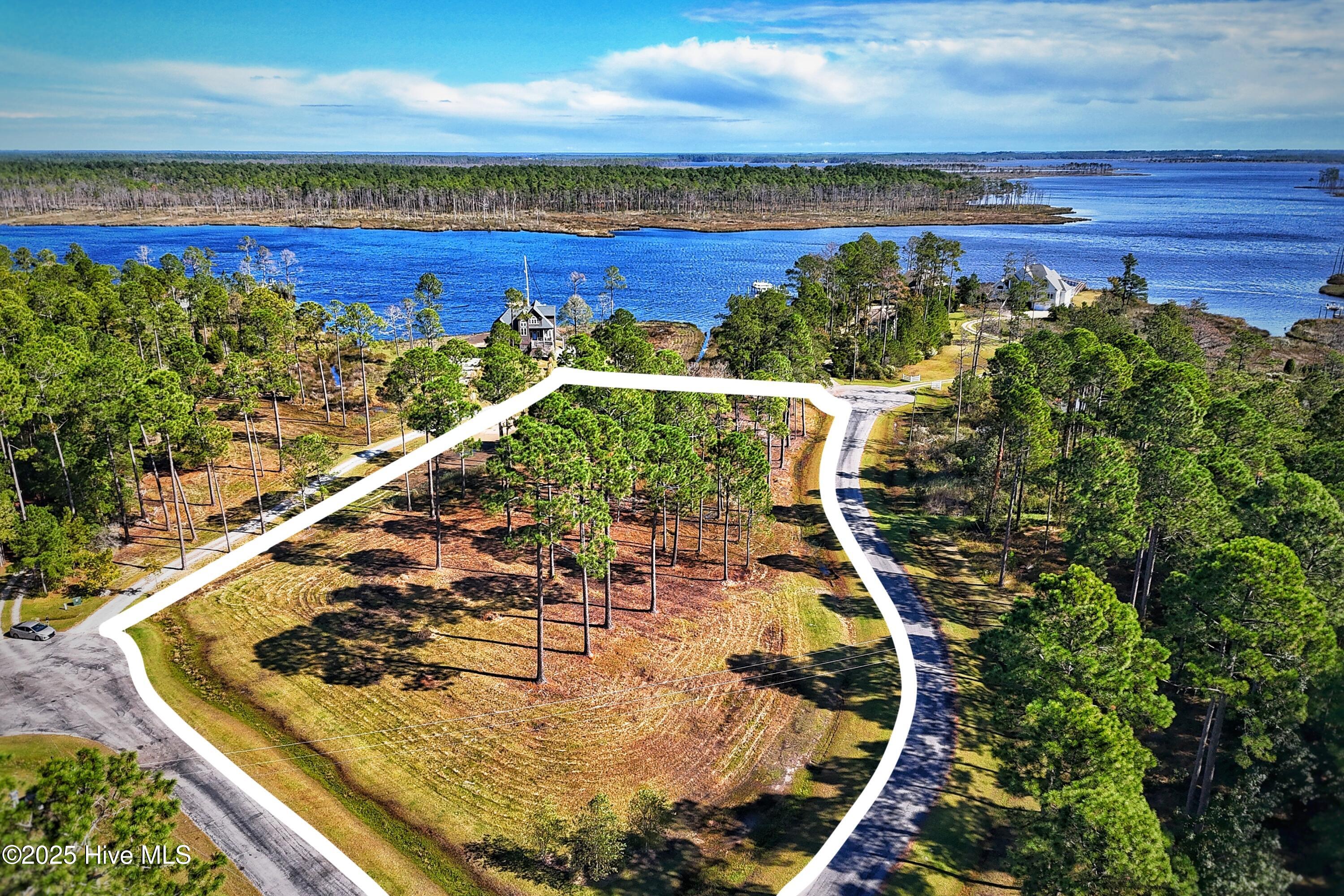 103 Inverness Point Property Photo 1